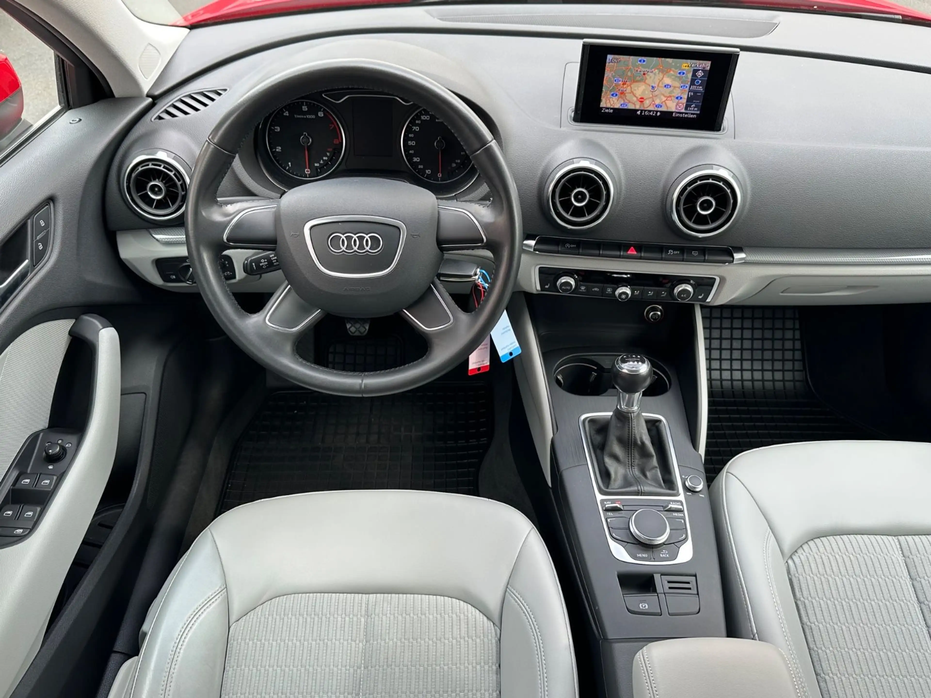 Audi A3 Sportback ambiente Leder/ Navi/ Sitzheizung — photo 11