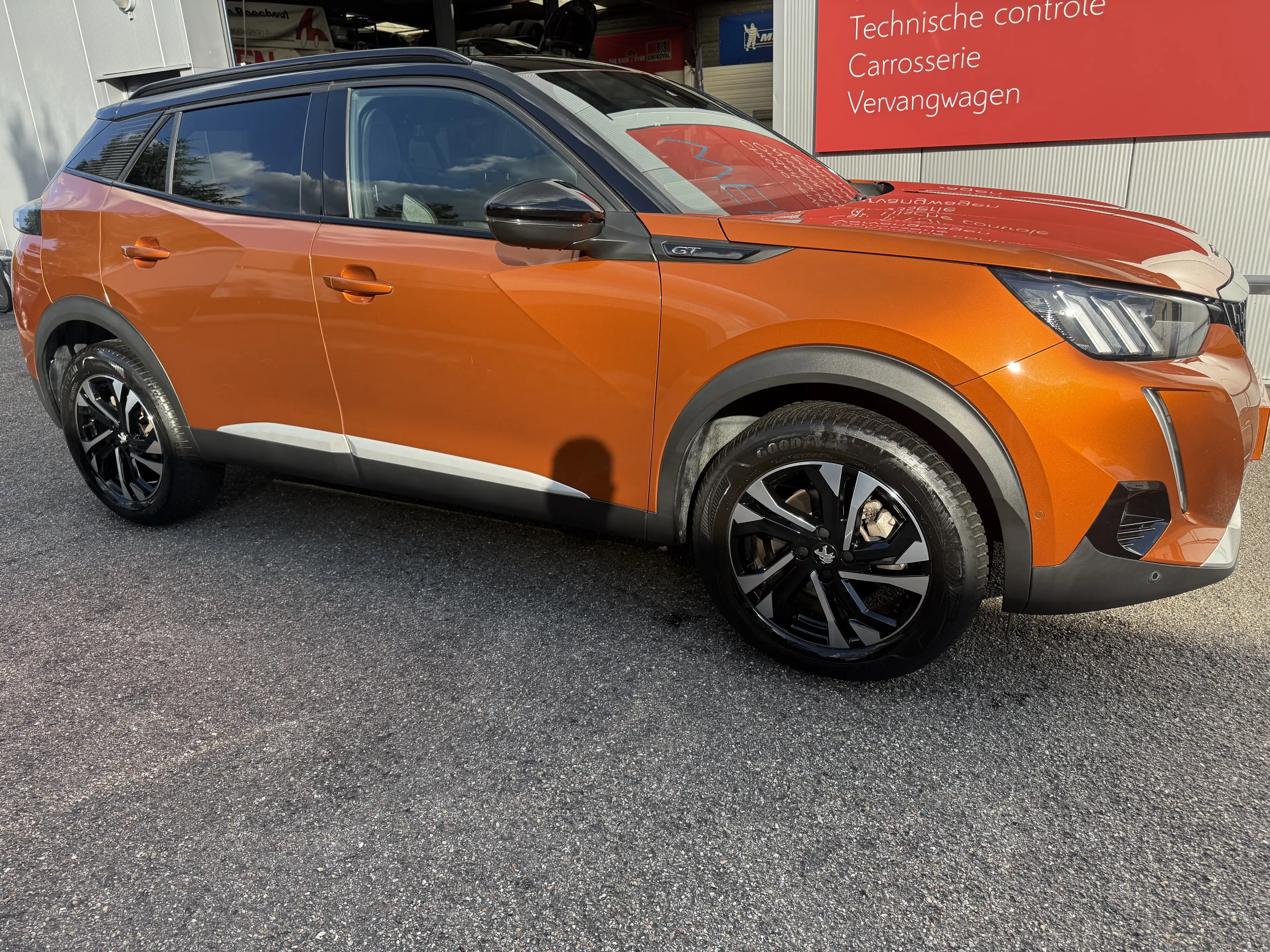 Peugeot 2008 12 PureTech 155pk GT EAT8 HIFI PACK OPEN DAK — photo 2