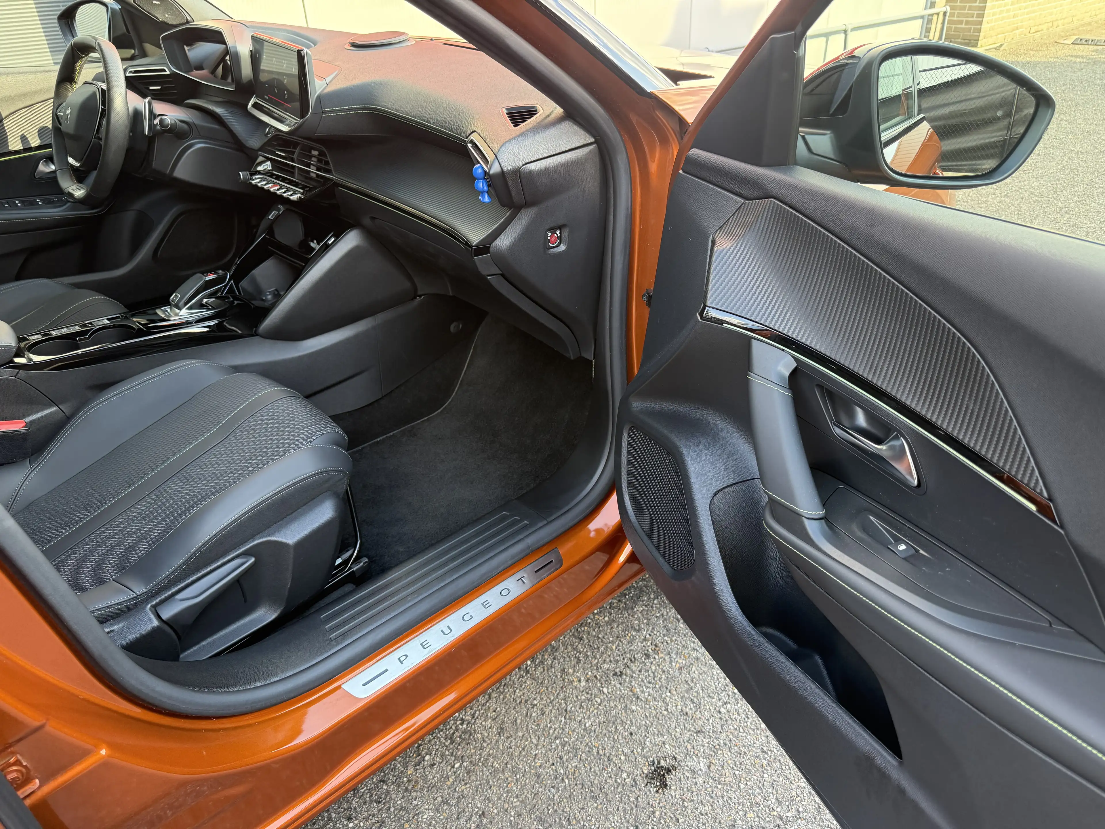 Peugeot 2008 12 PureTech 155pk GT EAT8 HIFI PACK OPEN DAK — photo 6