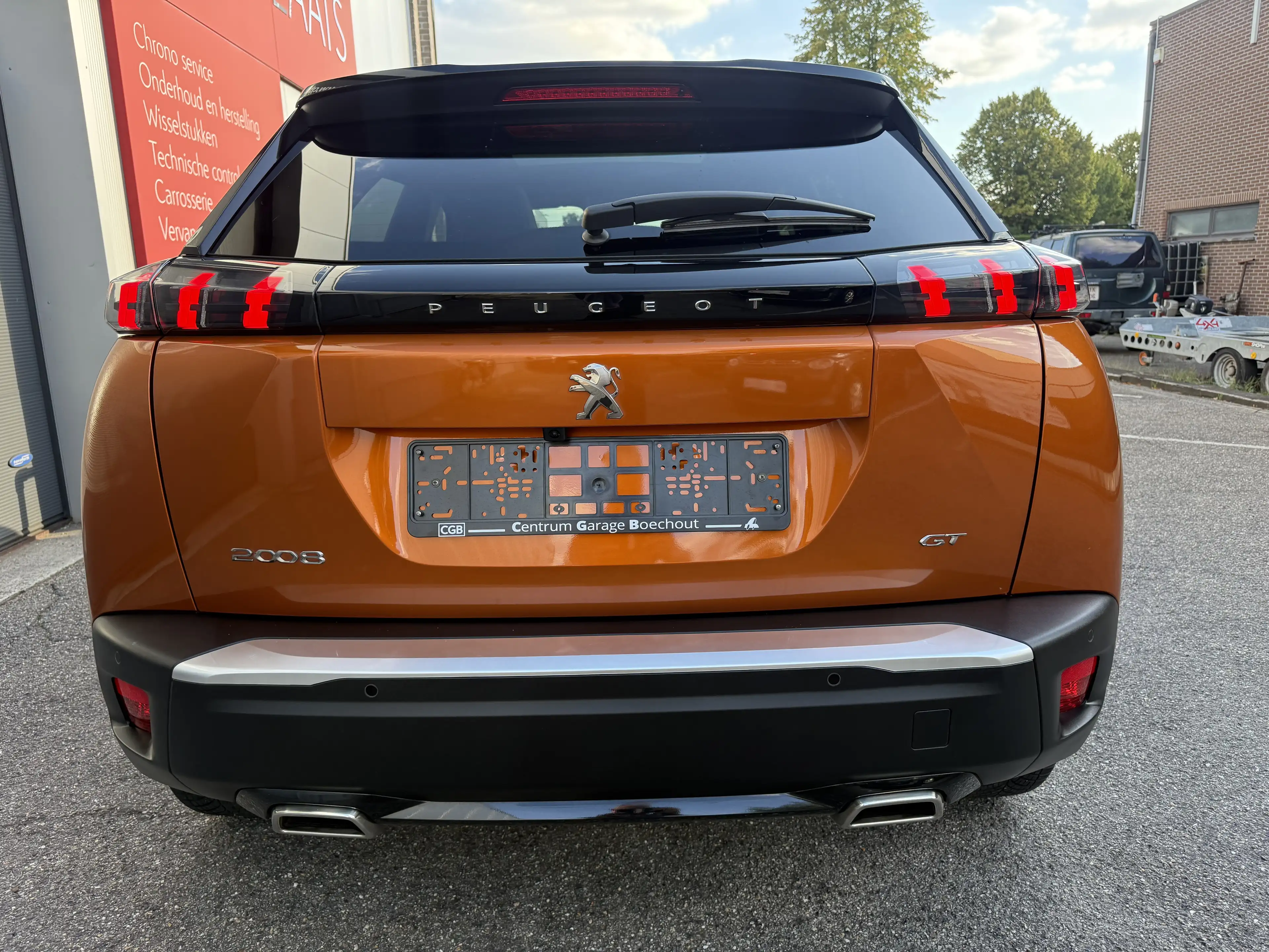 Peugeot 2008 12 PureTech 155pk GT EAT8 HIFI PACK OPEN DAK — photo 12