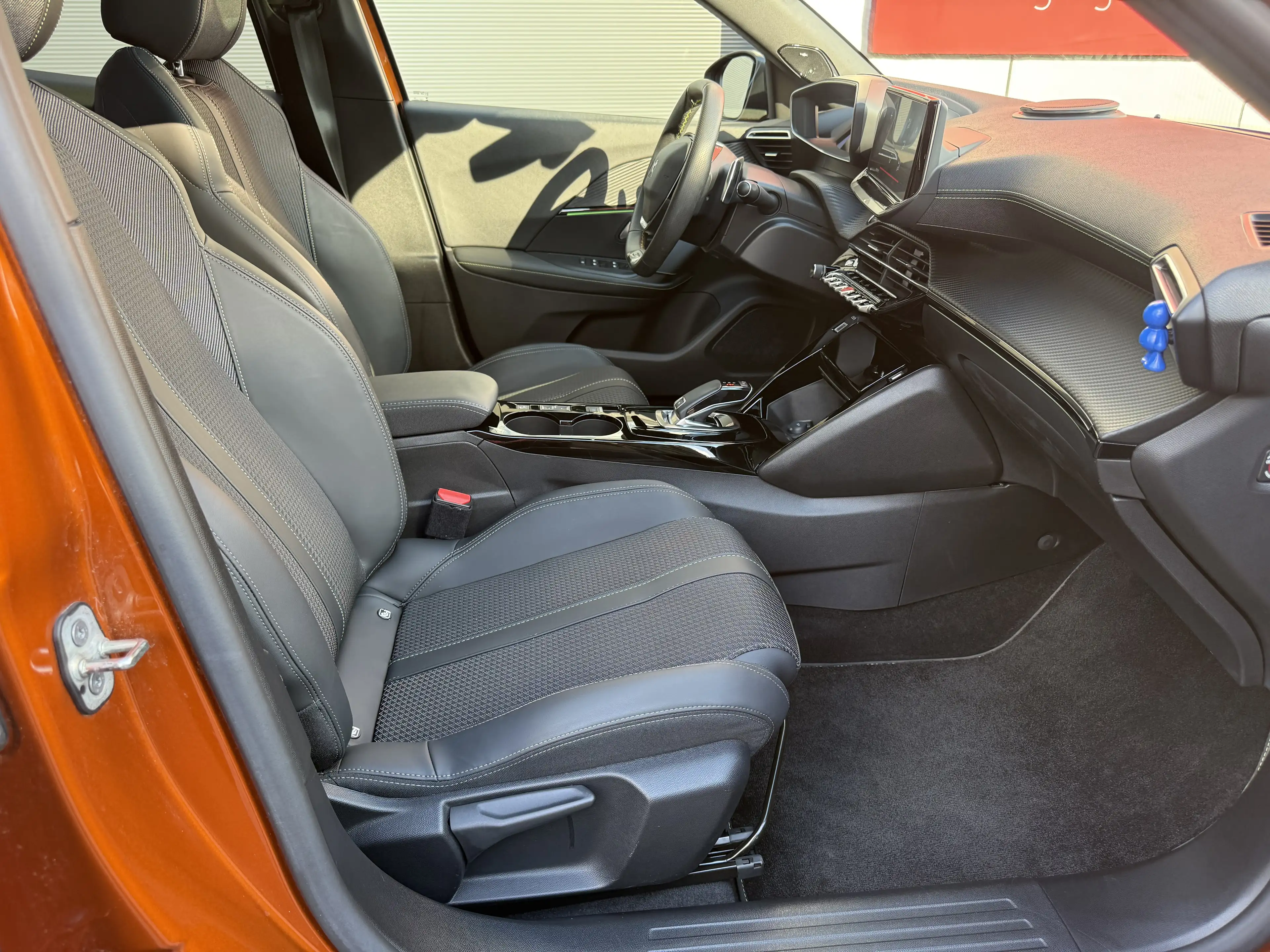Peugeot 2008 12 PureTech 155pk GT EAT8 HIFI PACK OPEN DAK — photo 7