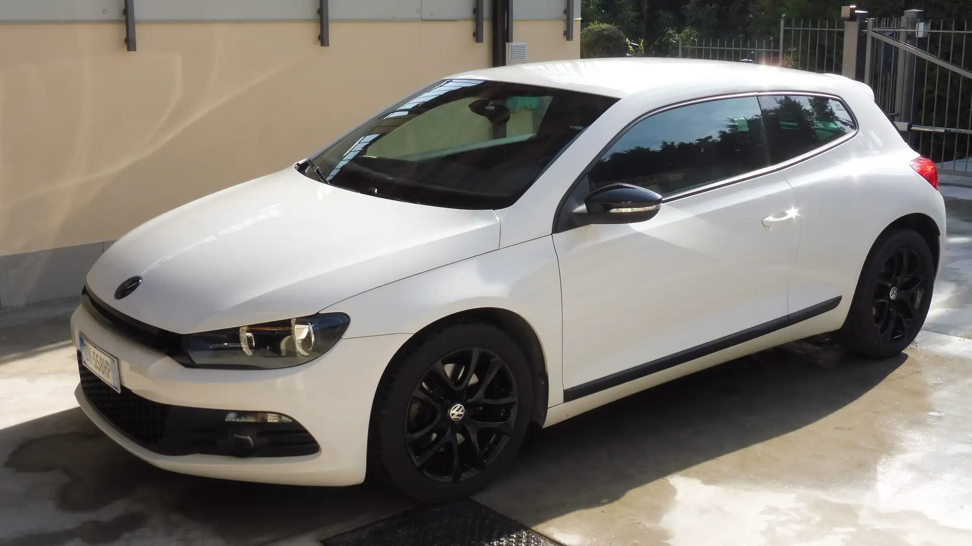 Volkswagen Scirocco Scirocco 2.0 tsi DSG Weiß - 1
