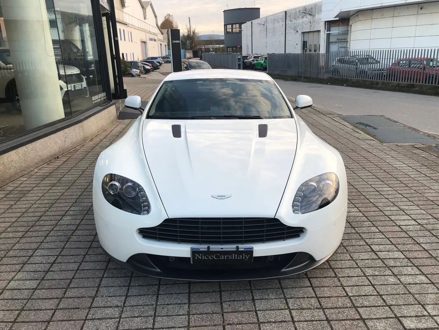Aston Martin Vantage Vantage Coupe 4.7 V8 sportshift Weiß - 2