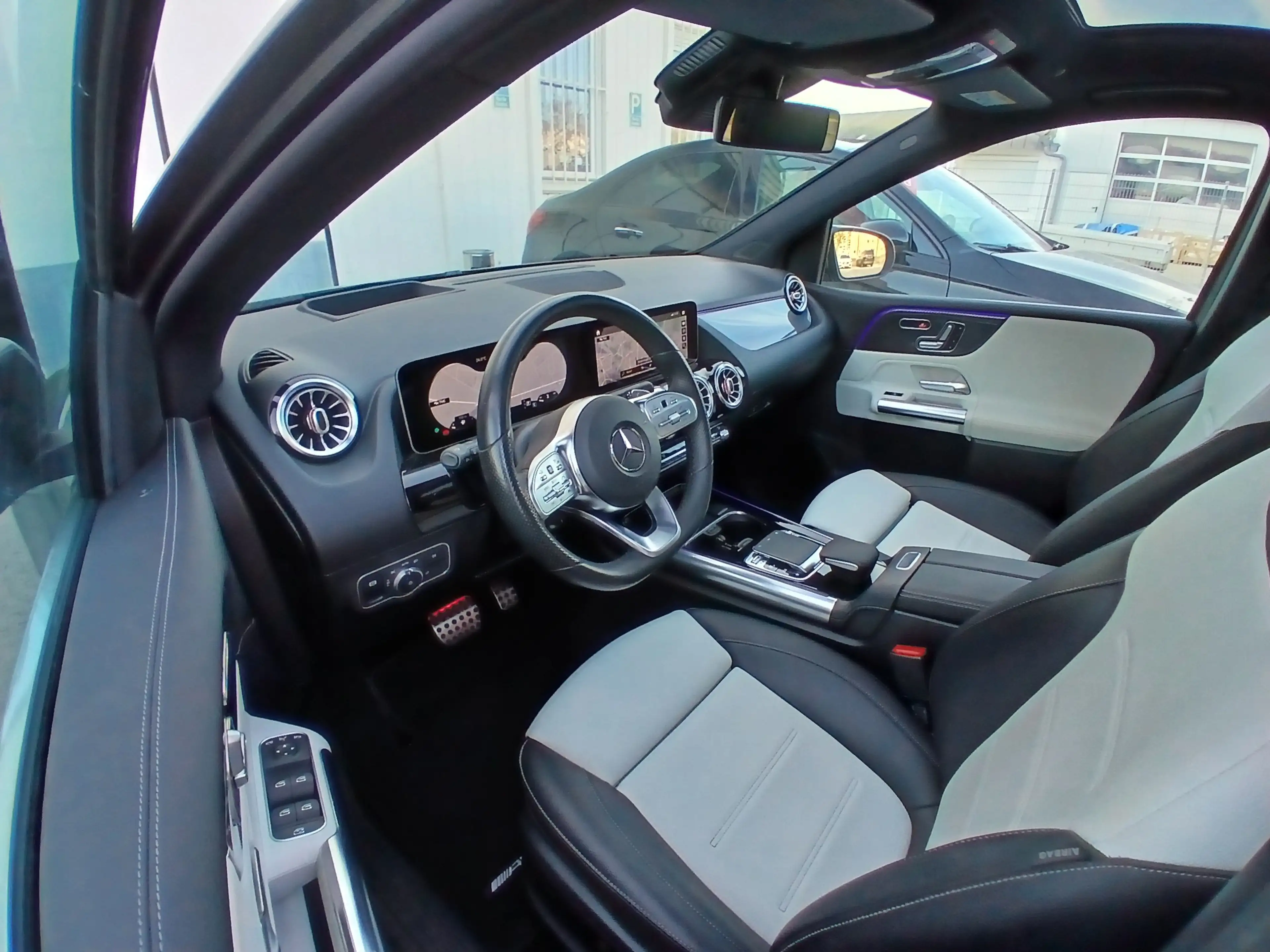 Mercedes-Benz B 220 B220d AMG Panorama_Memory_Leder_Sitzkinetik_Distro — photo 11