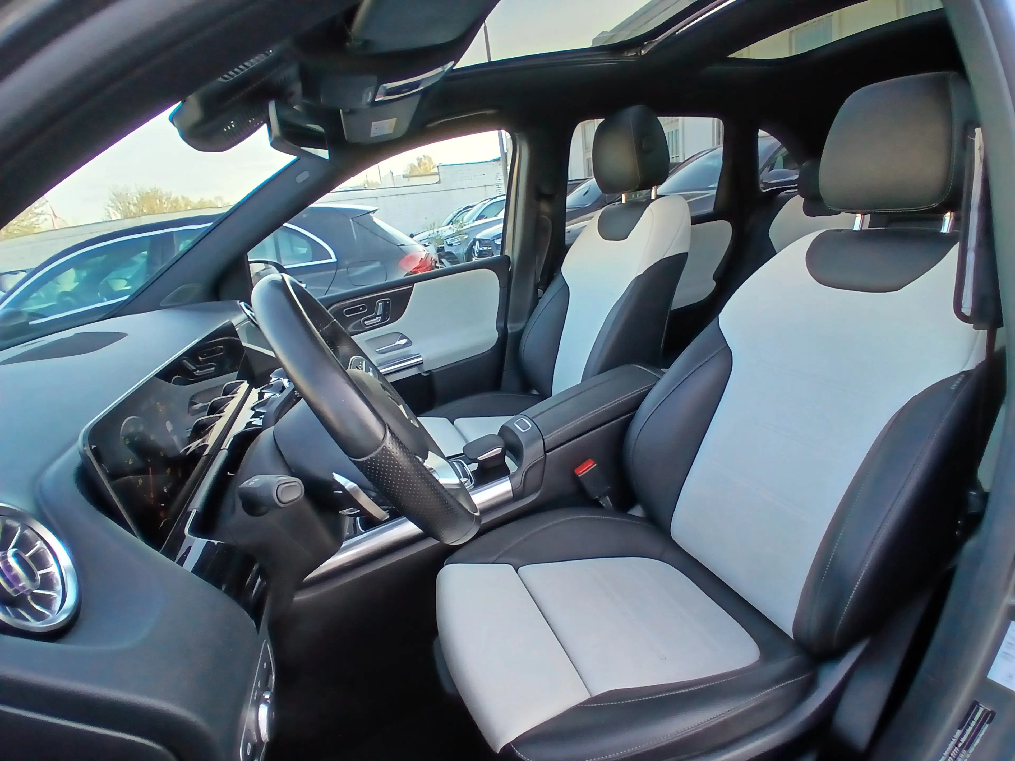 Mercedes-Benz B 220 B220d AMG Panorama_Memory_Leder_Sitzkinetik_Distro — photo 9