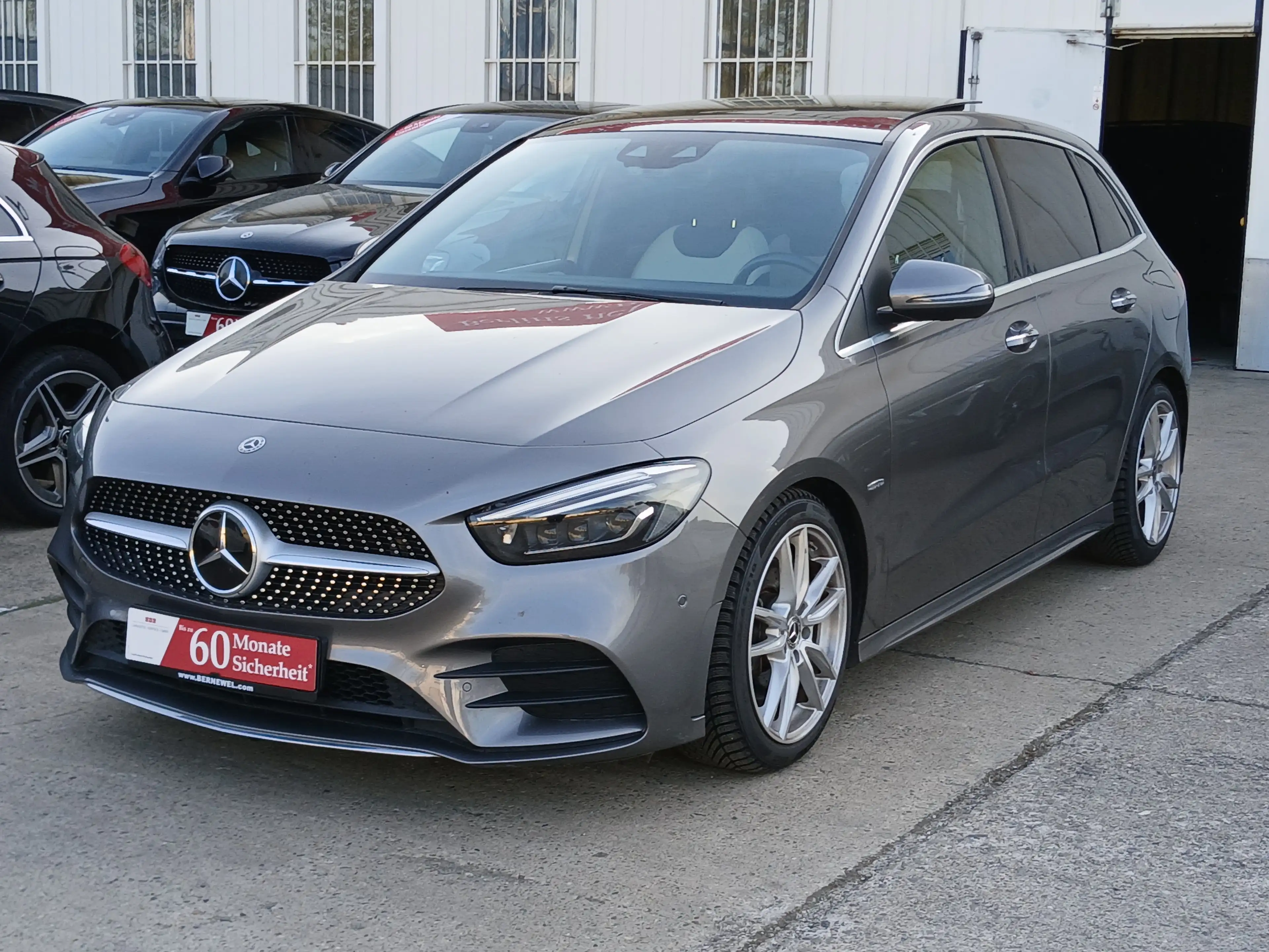 Mercedes-Benz B 220 B220d AMG Panorama_Memory_Leder_Sitzkinetik_Distro