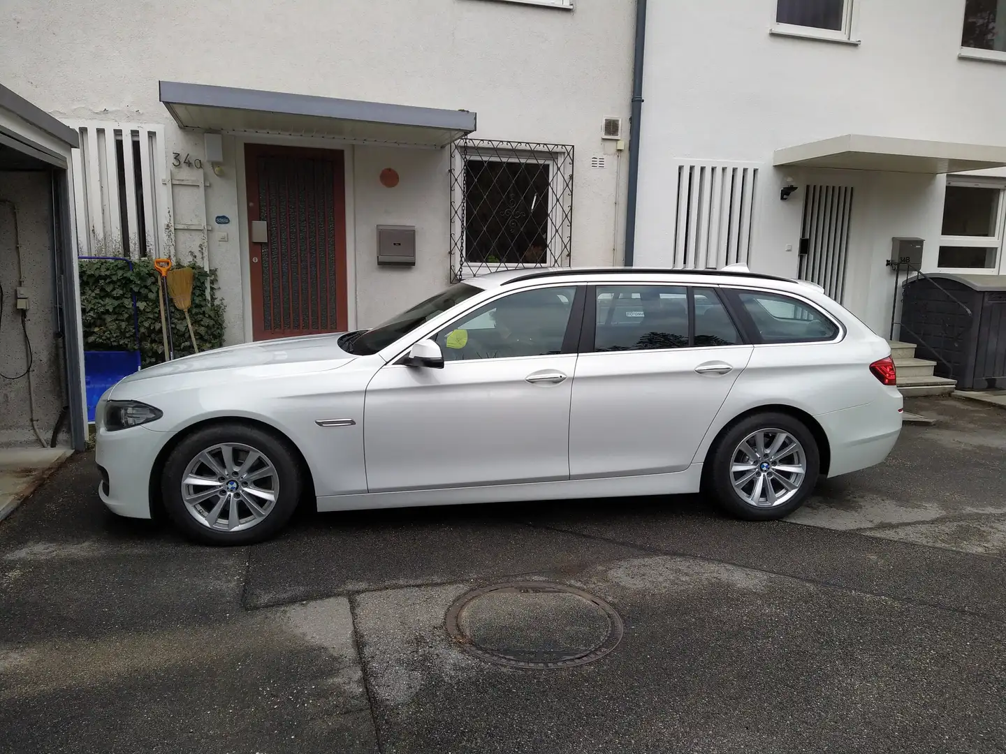 BMW 520 520d xDrive Touring Aut. Weiß - 2