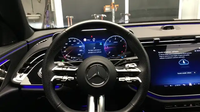 Mercedes-Benz E-Class view 9