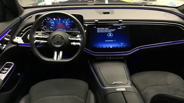 Mercedes-Benz E-Class view 8