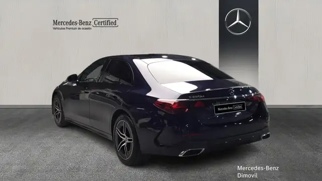 Mercedes-Benz E-Class view 4
