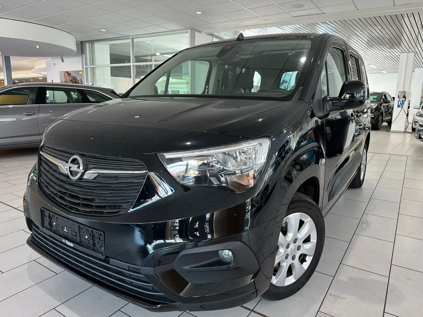 Opel Combo Life E Elegance 1.5D NAVI/LED/LHZ/ALU/ Czarny - 1