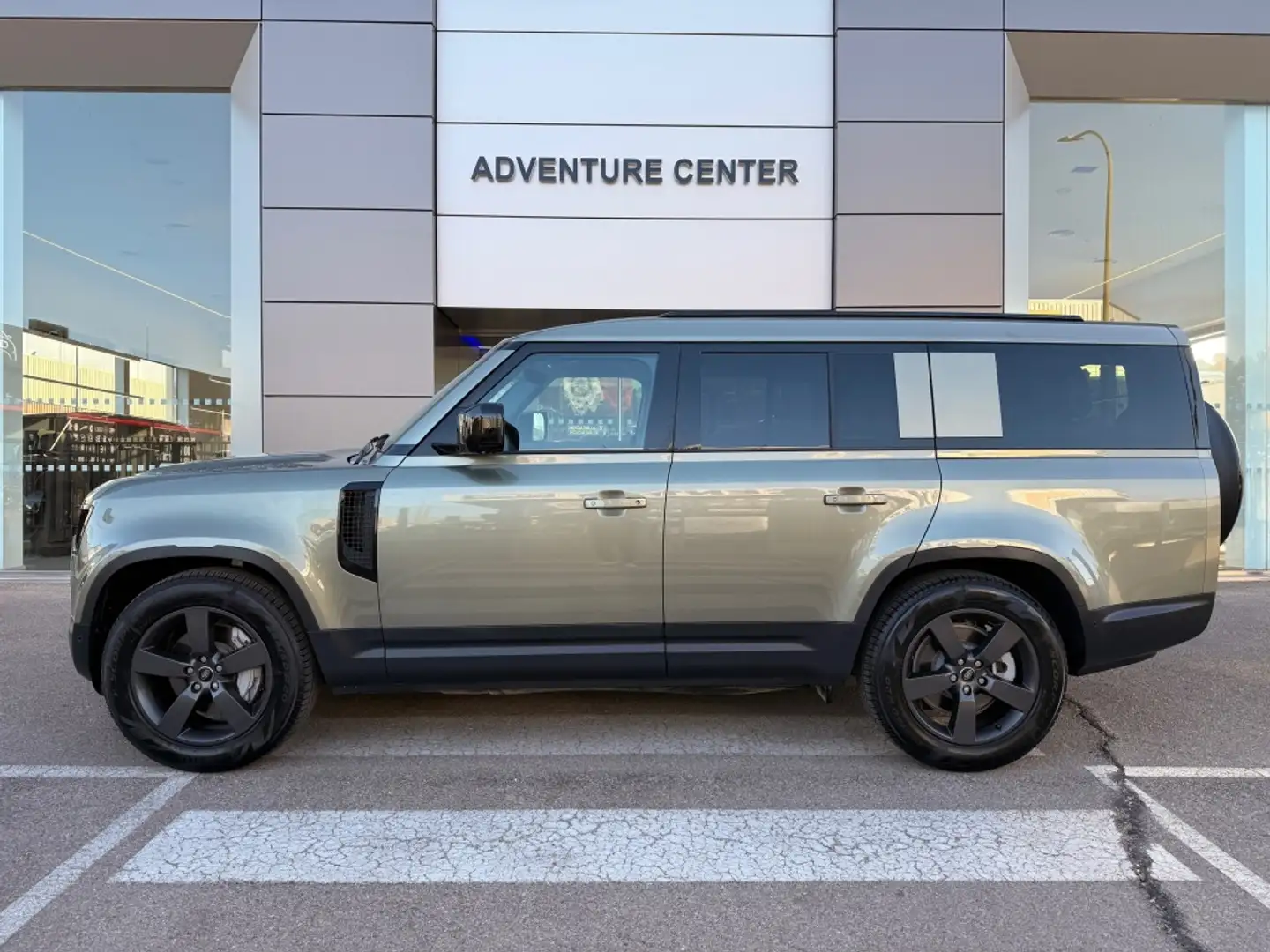 Land Rover Defender 130 3.0D l6 MHEV S AWD Aut. 250 Verde - 1