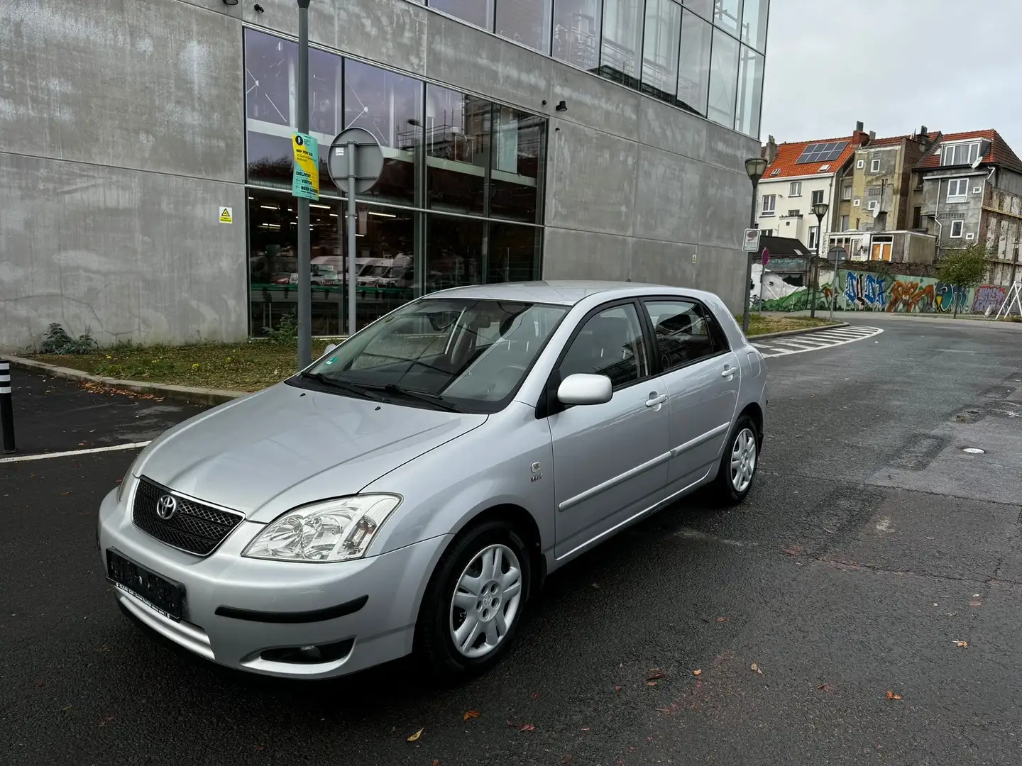 Toyota Corolla 1.4i VVT-i AIRCO DIGITAL VENDU AVEC CONTRÔLE Argent - 1