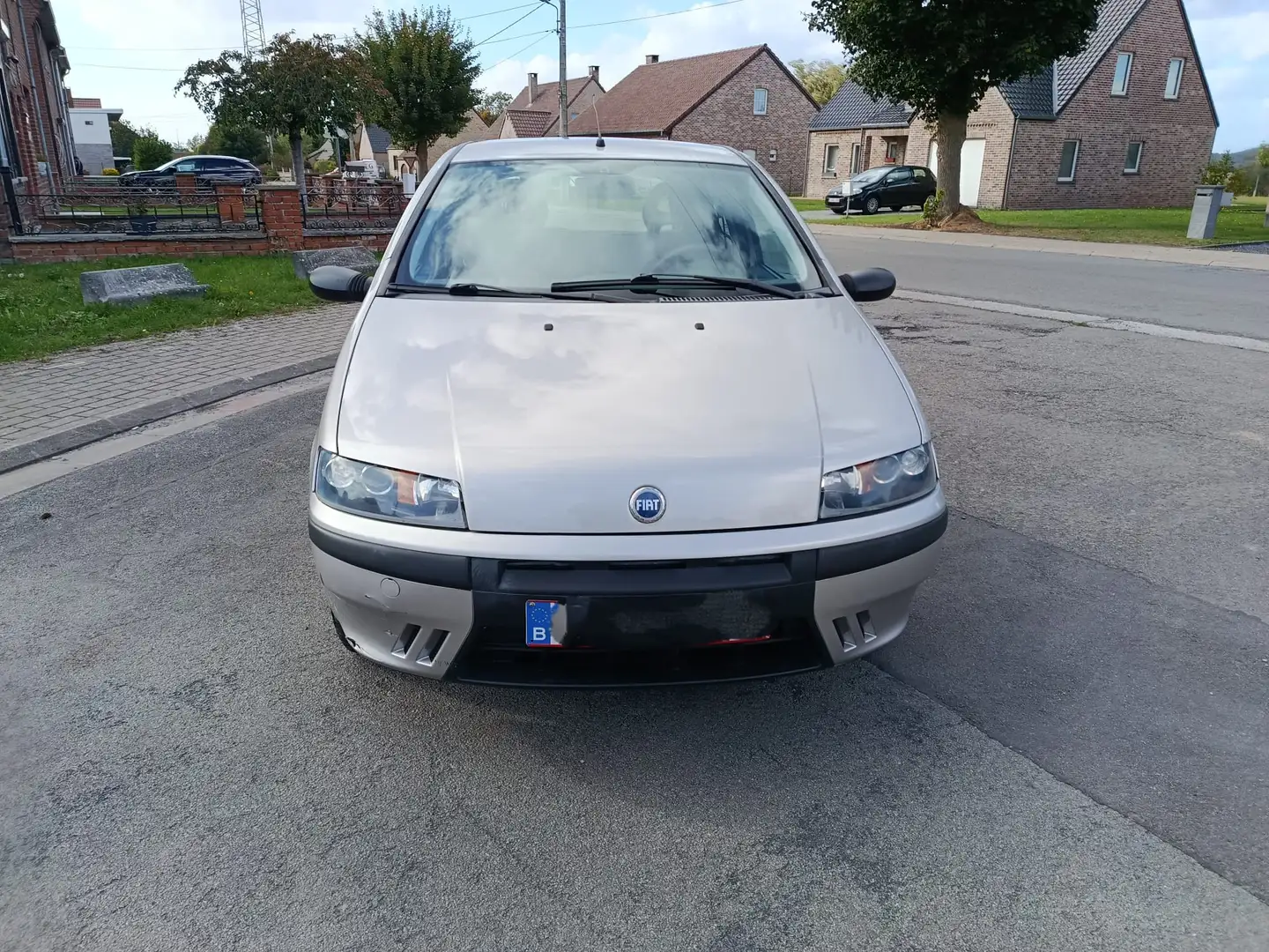 Fiat Punto 1.2i 8v Active Plateado - 2