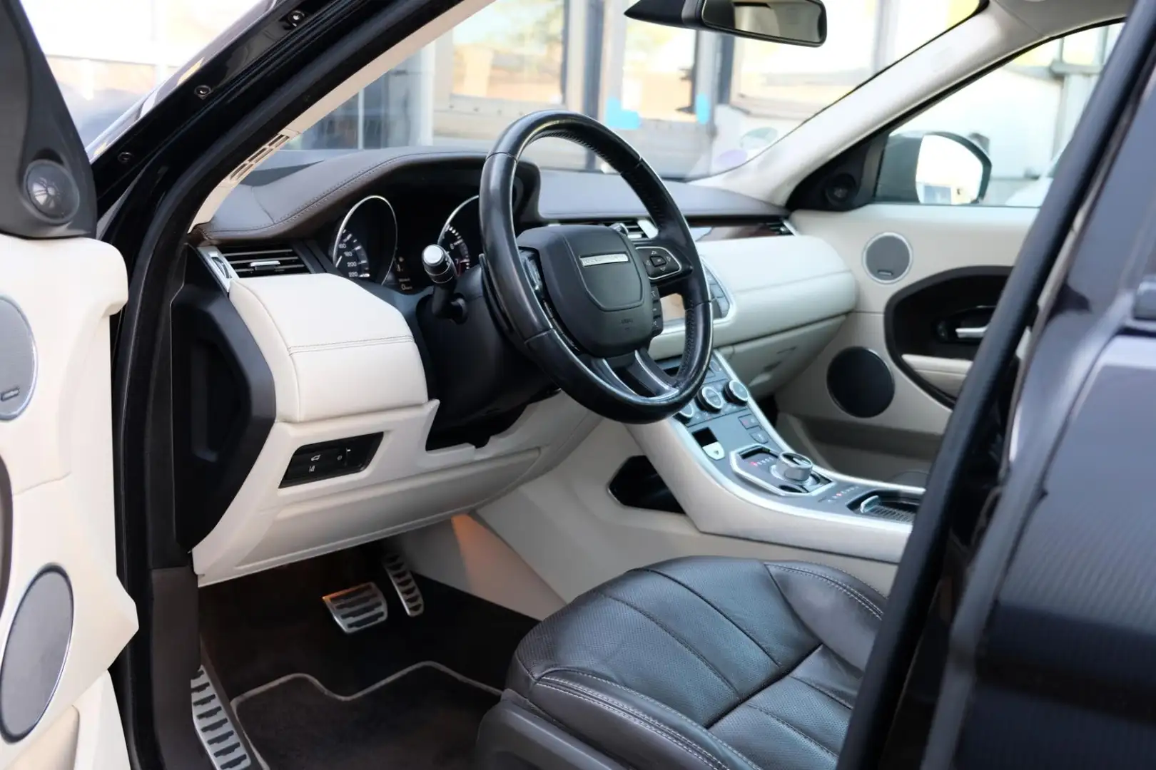 Land Rover Range Rover Evoque 2.0 Si 4WD Autobiography Pano/20inch/tr.haak Zwart - 2