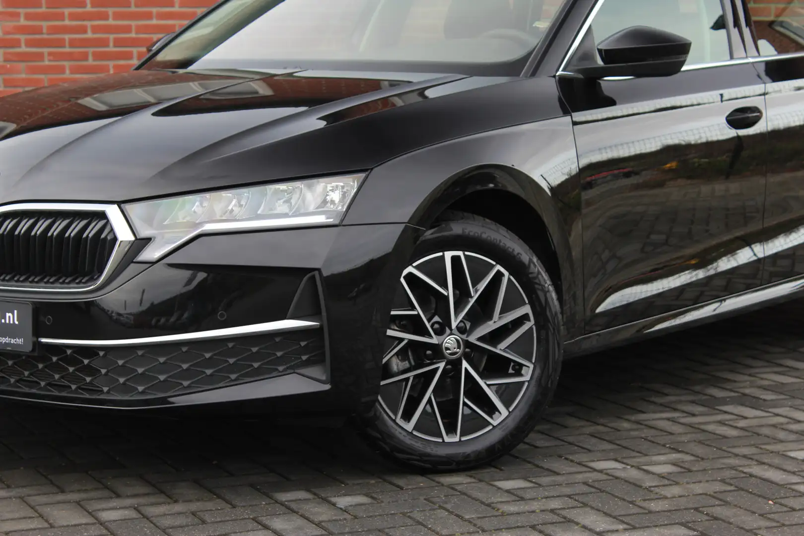 Skoda Octavia 1.5 e-TSI | Carplay | Camera | Trekhaak | Zwart - 2