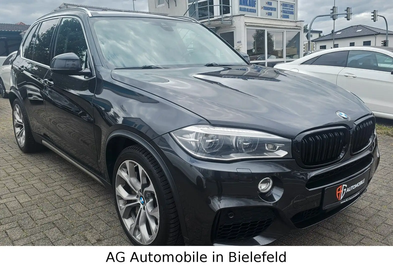 BMW X5 xDrive 50 i Grau - 1