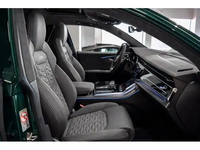 Audi RS Q8 view 5