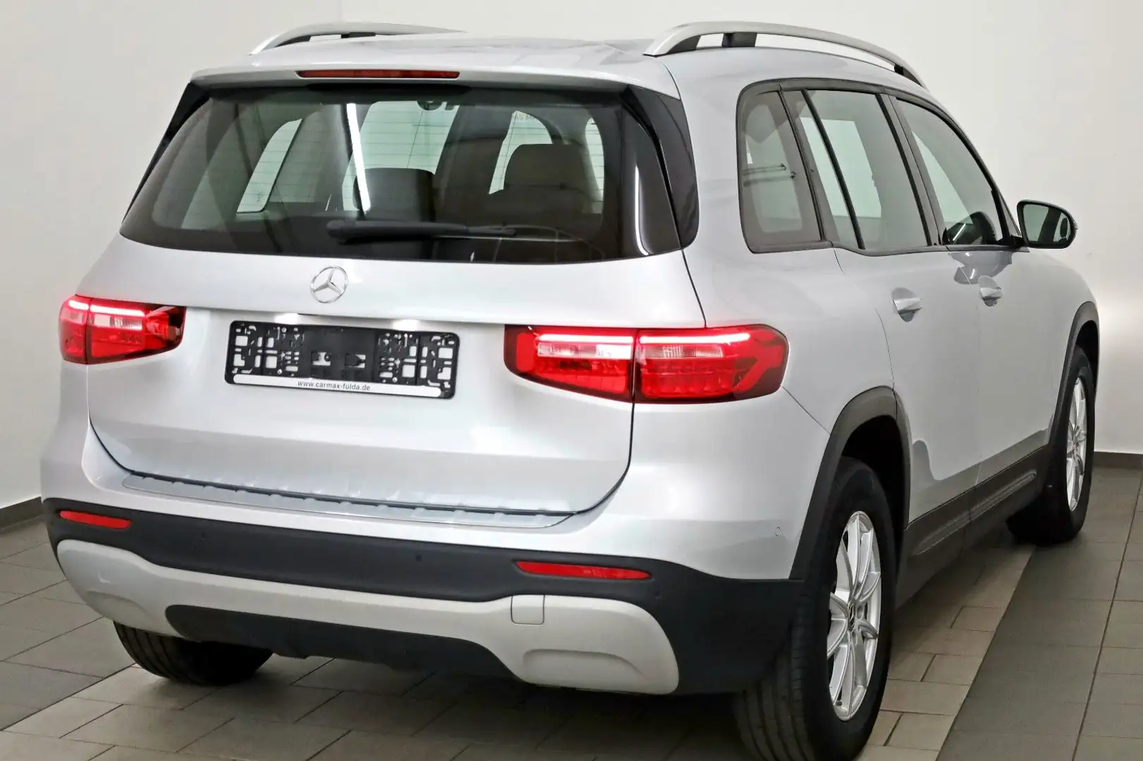 Mercedes-Benz GLB 200 d T.Leder,Navi,SH,Park Paket,Kamera Argento - 2