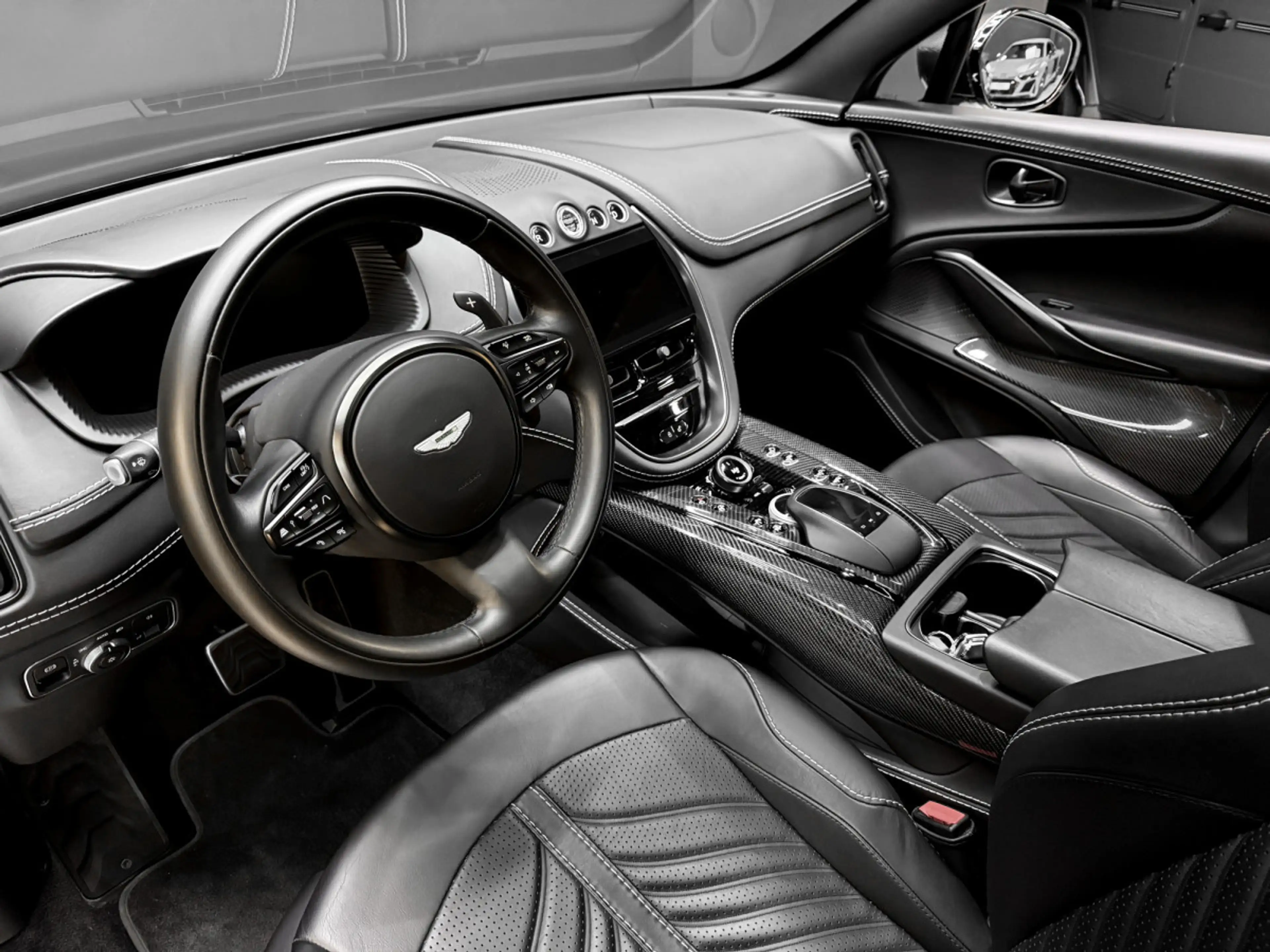 Aston Martin DBX 707 — photo 14