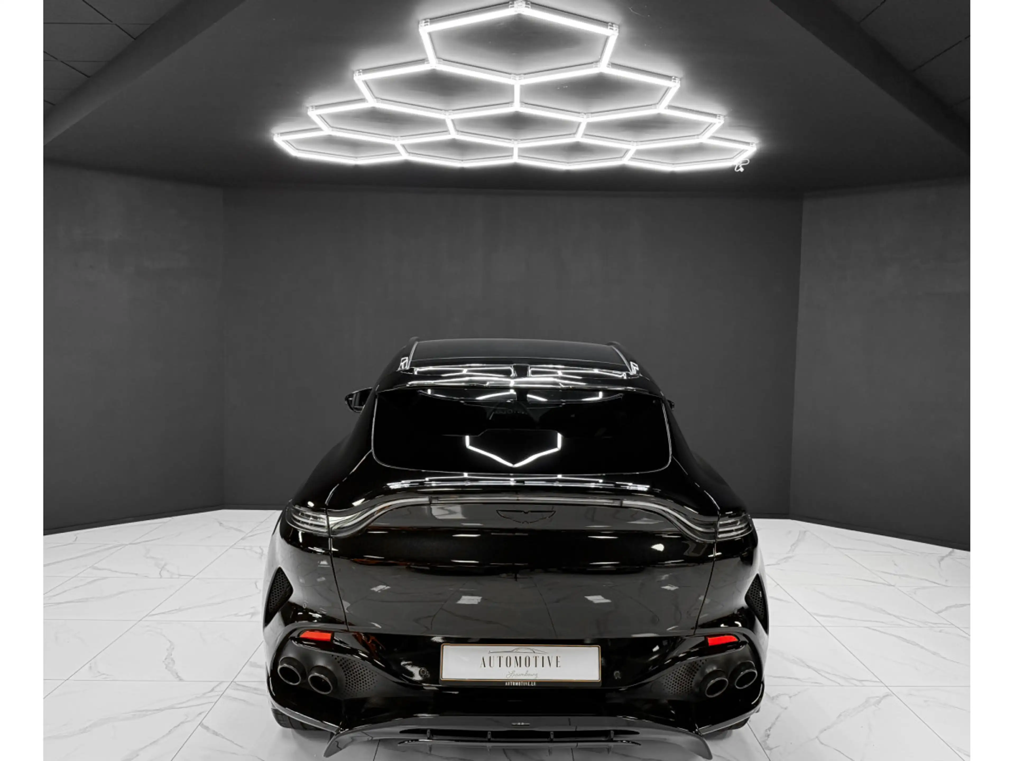 Aston Martin DBX 707 — photo 4