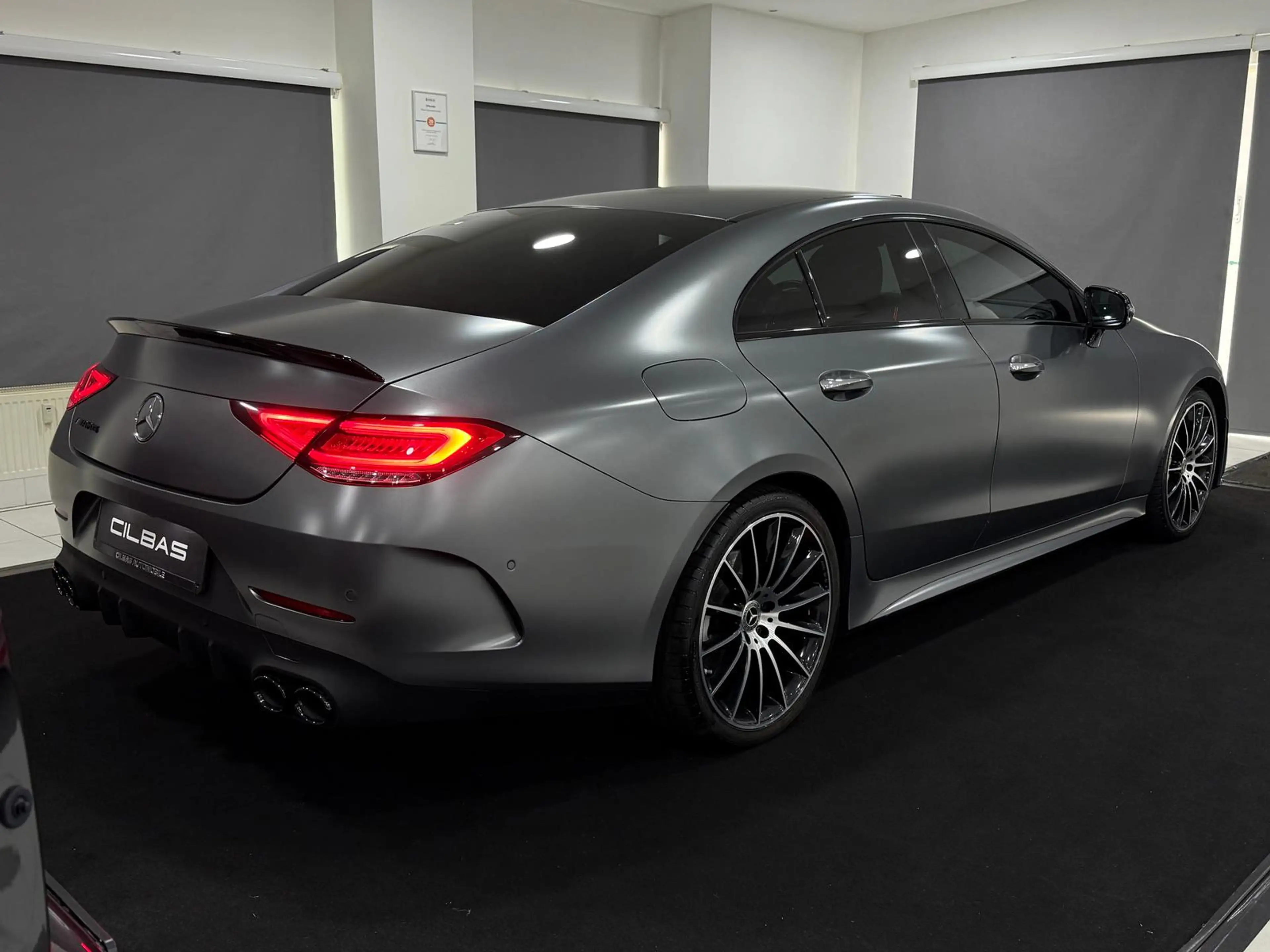 Mercedes-Benz CLS 400 d 4M AMG*HUD*MAGNO*DESIGNO*CARBON*VOLL* — photo 8