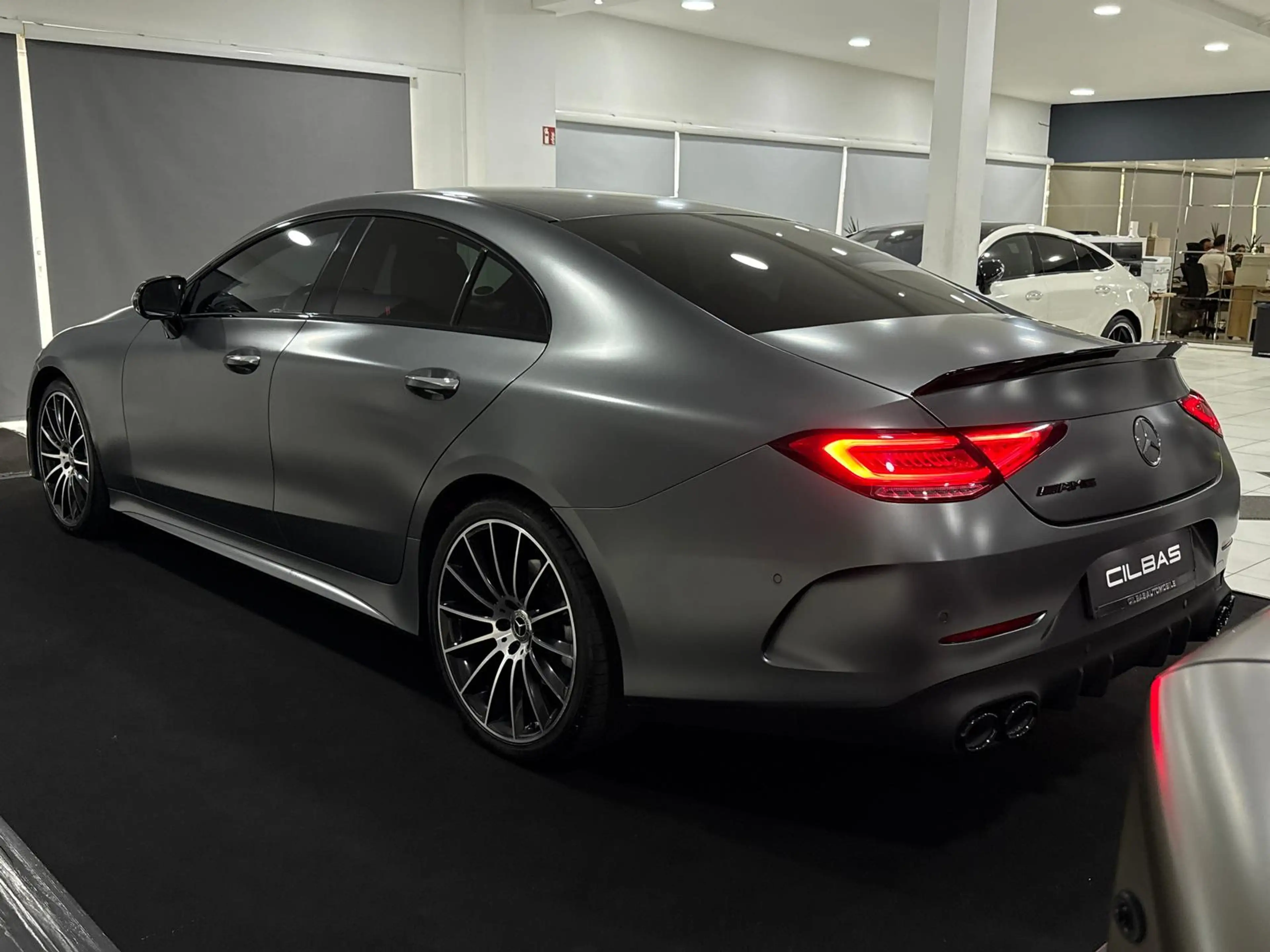 Mercedes-Benz CLS 400 d 4M AMG*HUD*MAGNO*DESIGNO*CARBON*VOLL* — photo 11