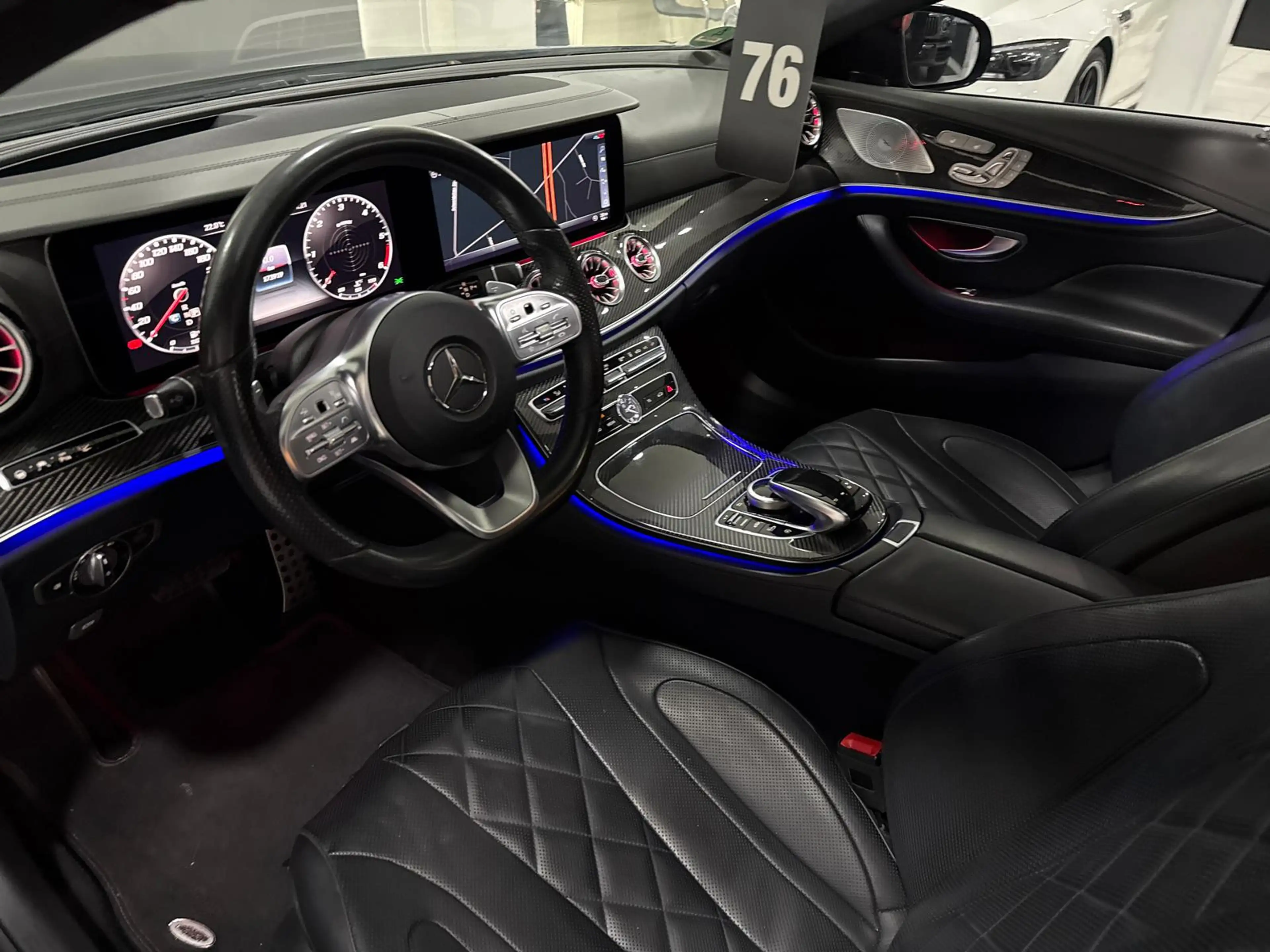 Mercedes-Benz CLS 400 d 4M AMG*HUD*MAGNO*DESIGNO*CARBON*VOLL* — photo 13