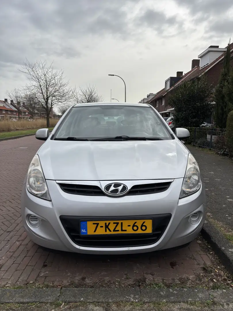Hyundai i20 1.2i Business Edition Szürke - 2