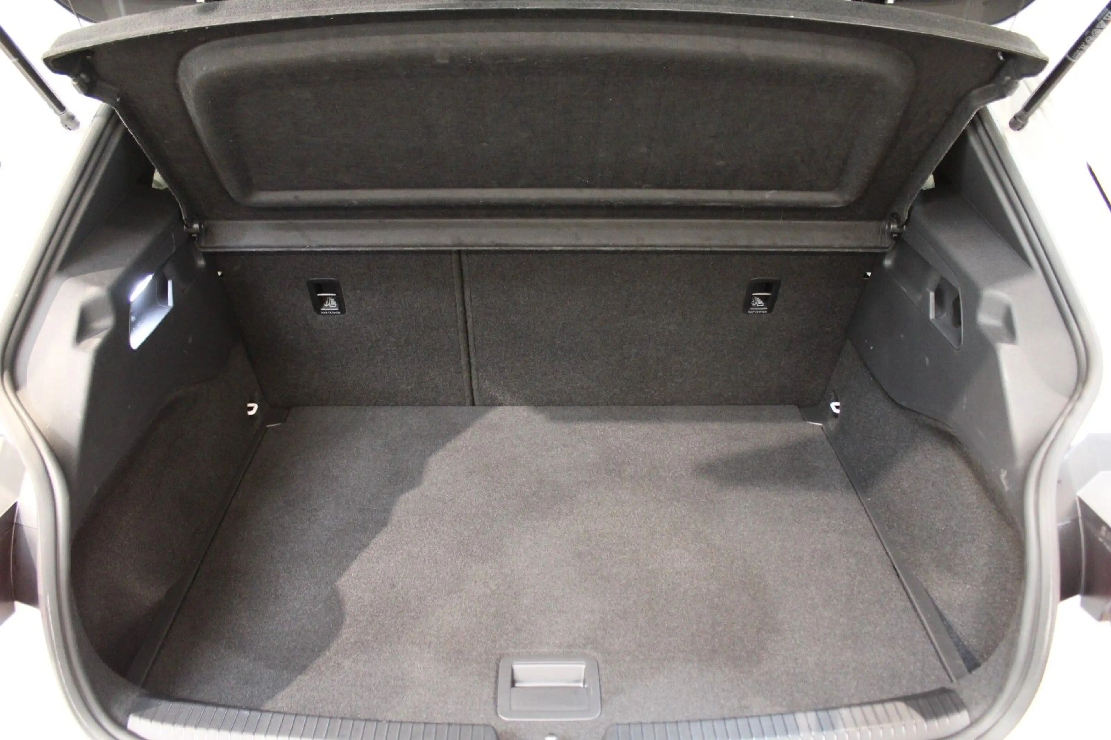 CUPRA Born 170kW 58kWh*LED*Wärmepumpe*360 Grad Kamera* — photo 11