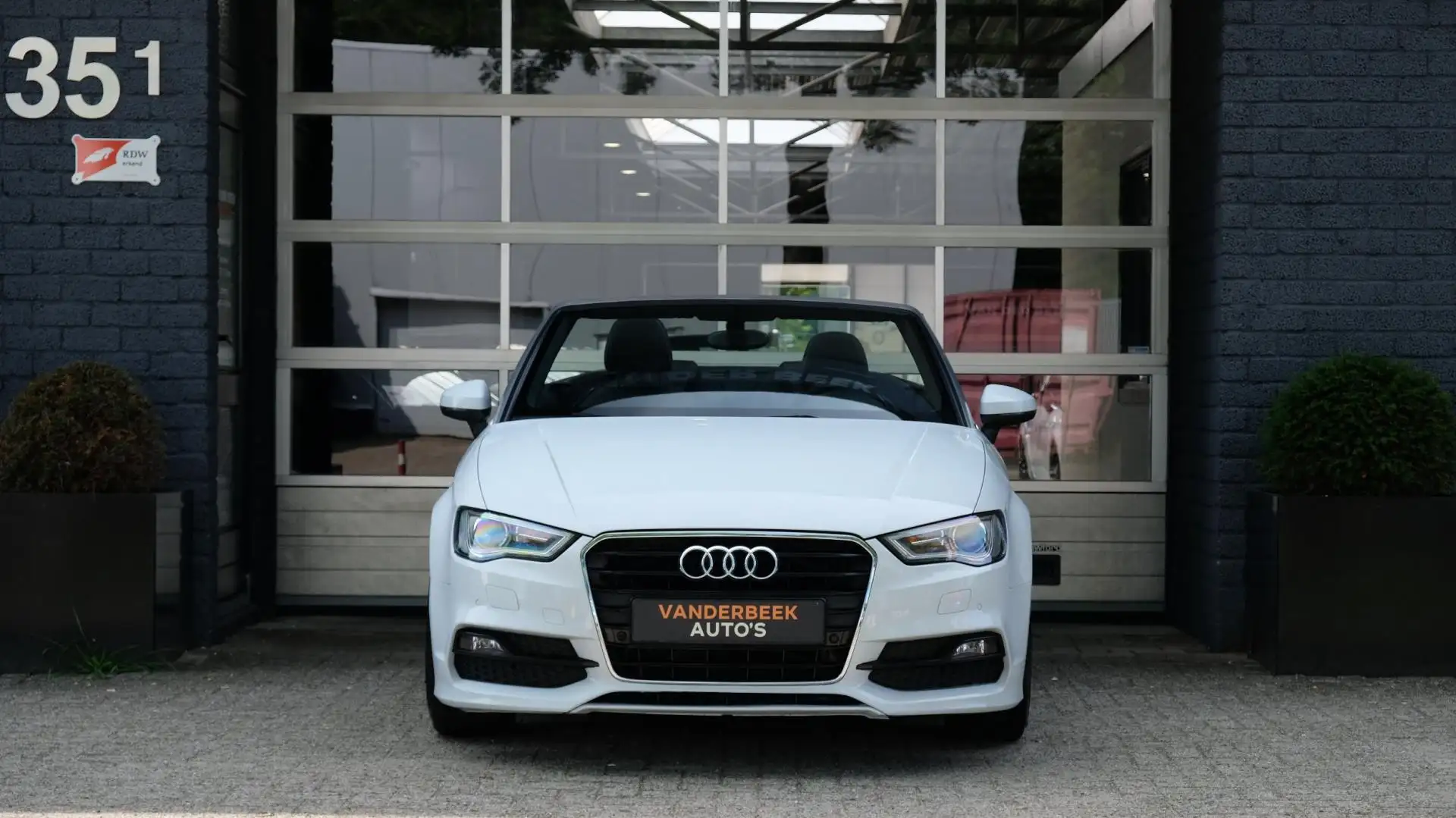 Audi A3 Cabriolet 1.4 TFSI CoD Pro Line Plus 2x S Line Blanc - 2