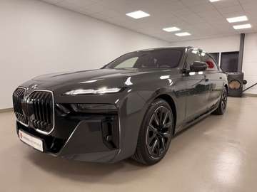 xDrive M Sport Pro*SKYLOUNGE*B&W*ICONICGLOW*