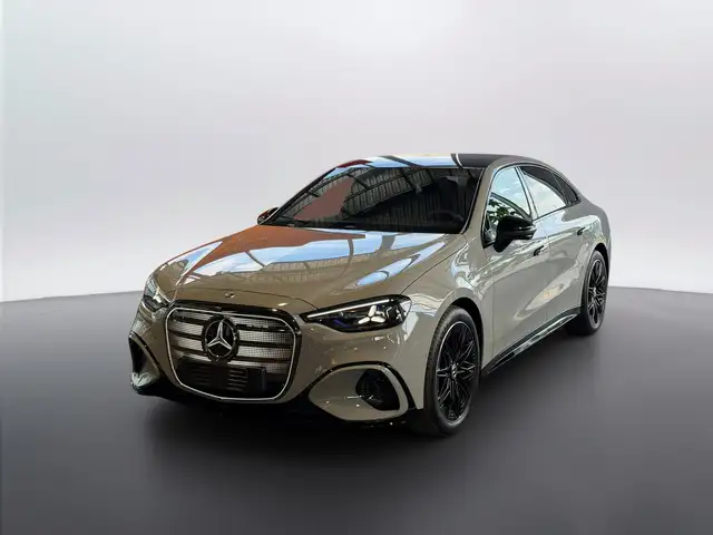 Mercedes-Benz C 400 4MATIC con tecnologia EQ