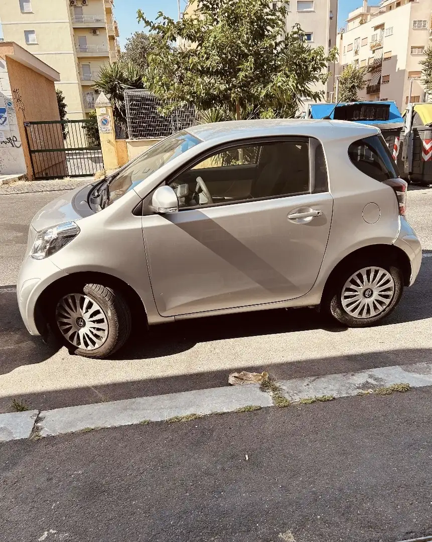 Toyota iQ 1.0 Tobasco cvt - 2
