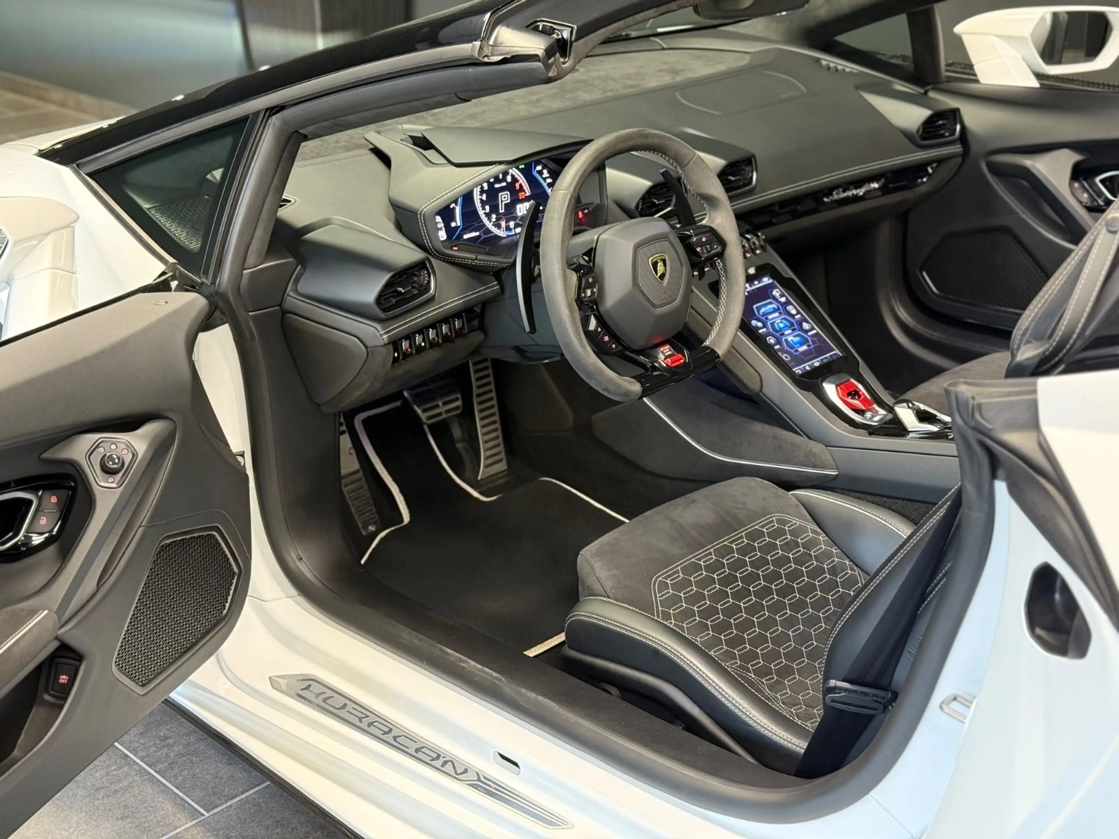 Lamborghini Huracán EVO Spyder  Kamera  Lift  Inspektion neu — photo 19