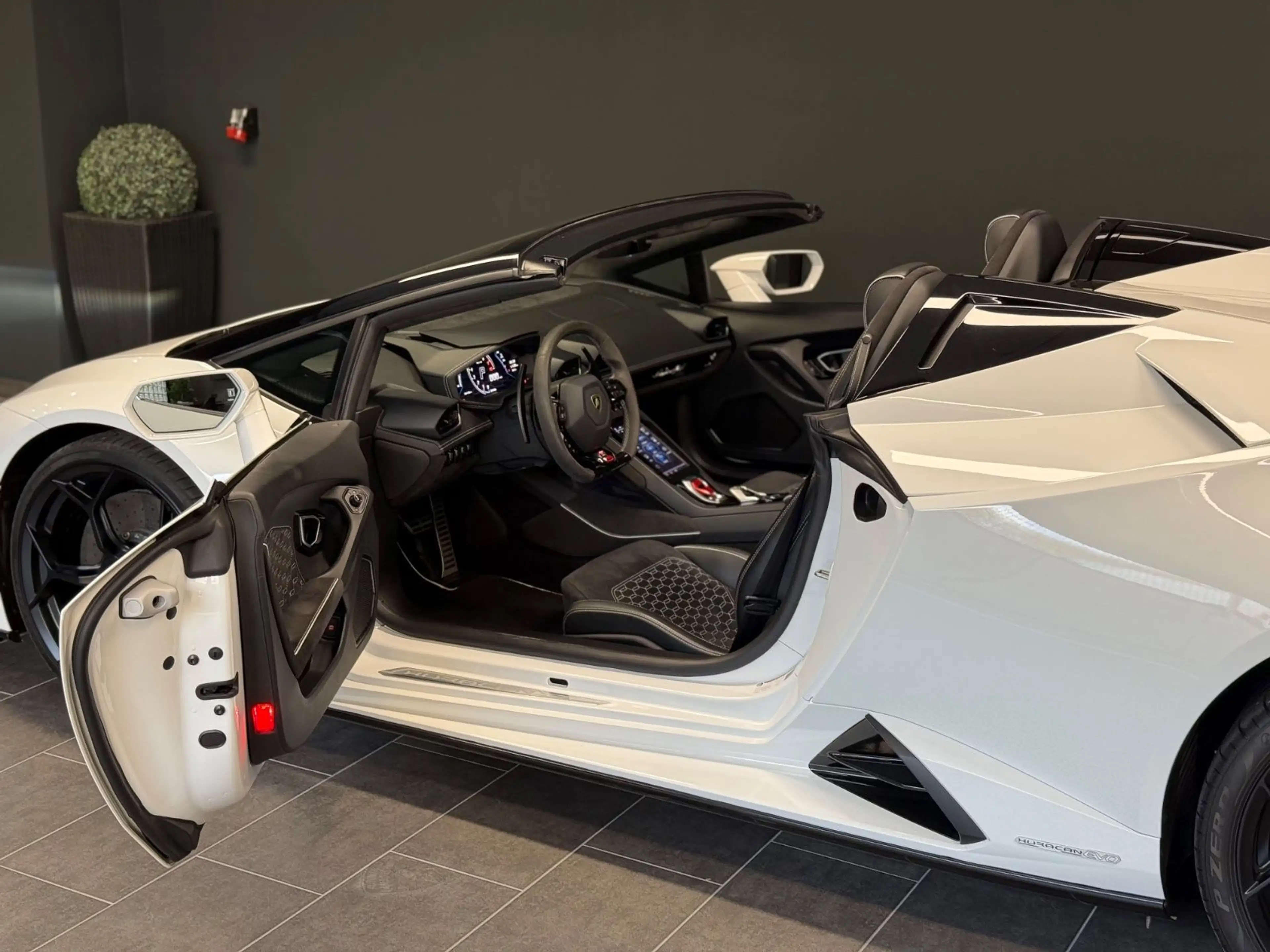 Lamborghini Huracán EVO Spyder  Kamera  Lift  Inspektion neu — photo 20