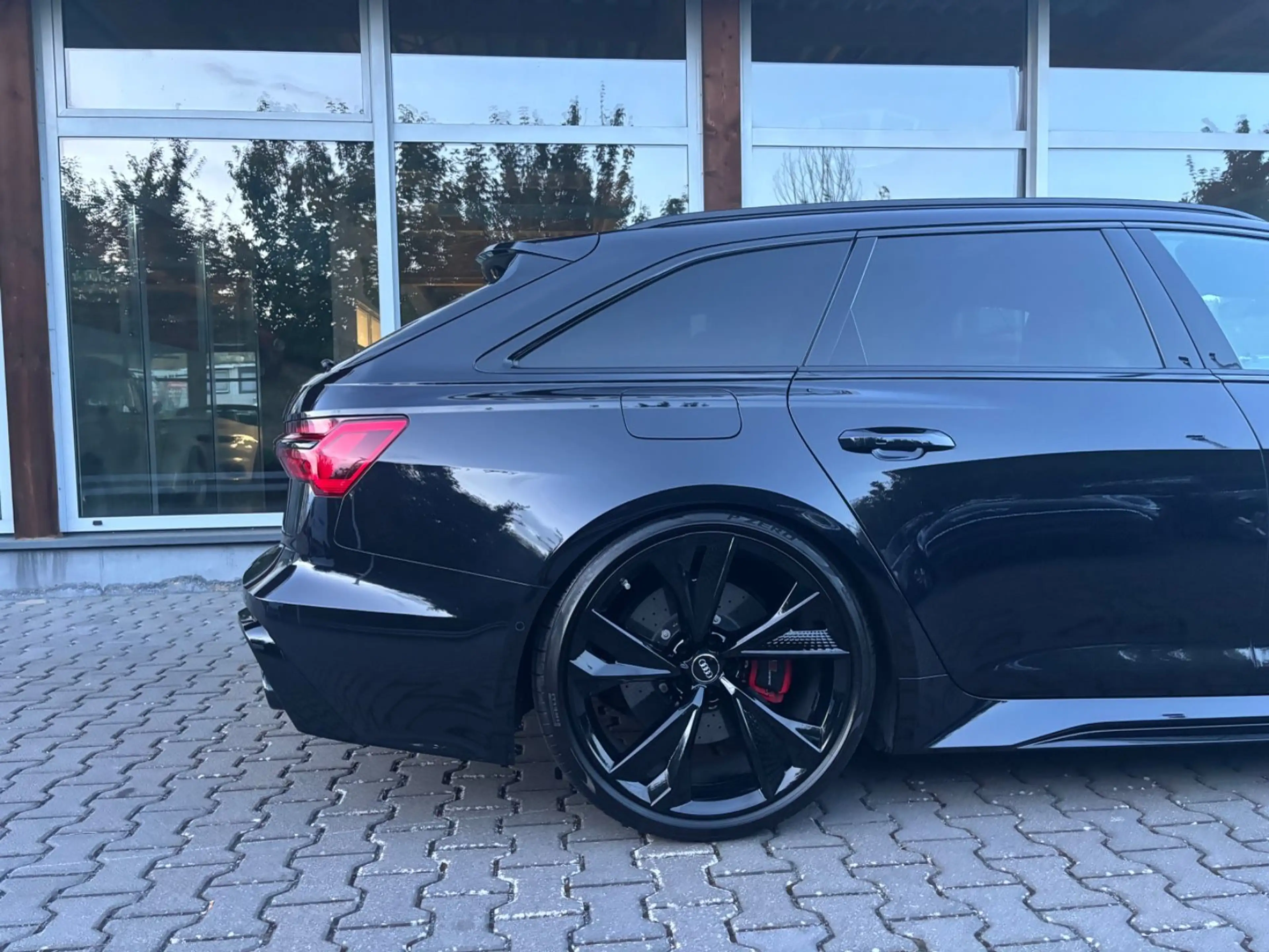 Audi RS6 Avant 4.0 TFSI Keramik Dynamik plus B&O — photo 23