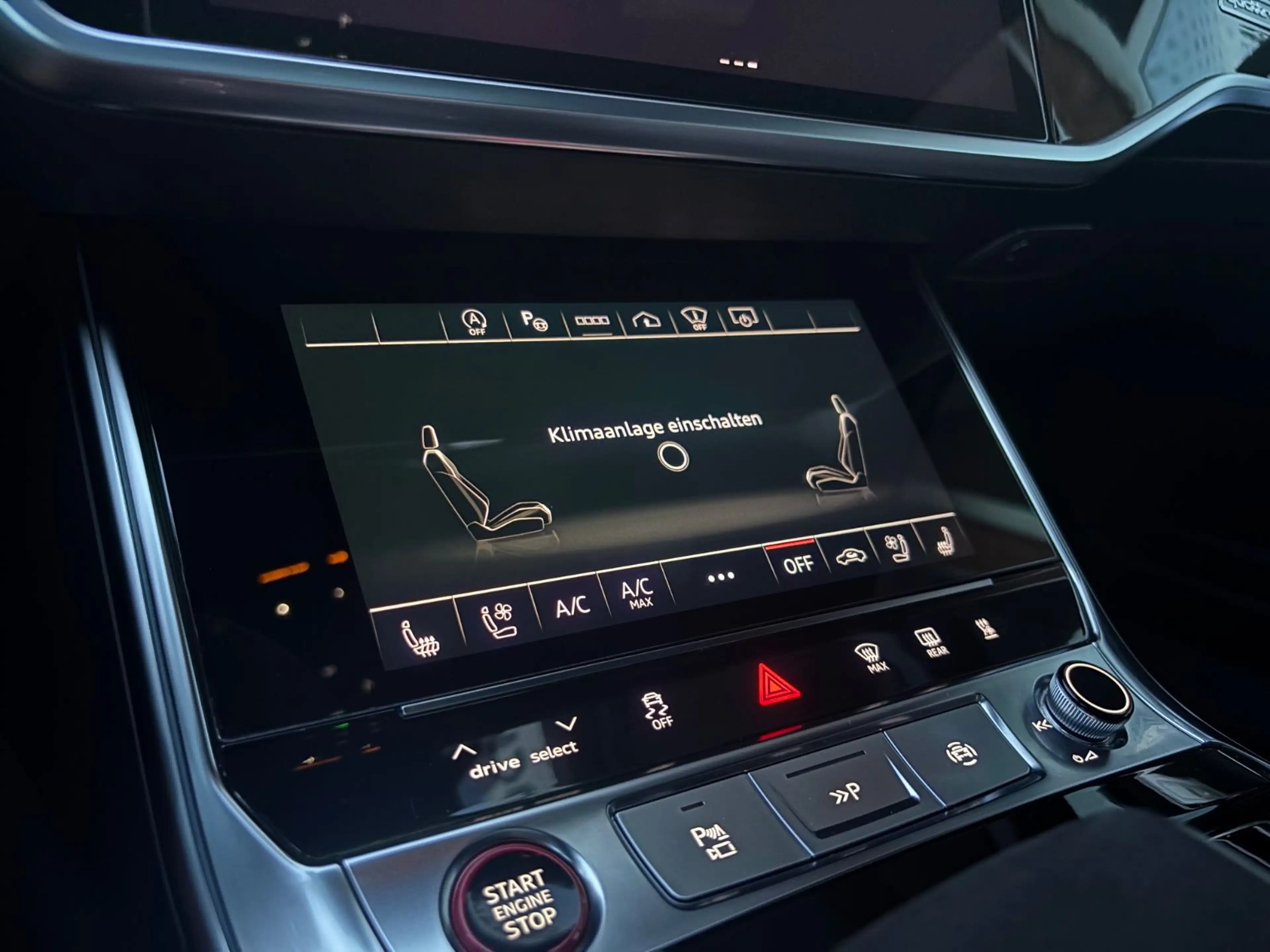 Audi RS6 Avant 4.0 TFSI Keramik Dynamik plus B&O — photo 16