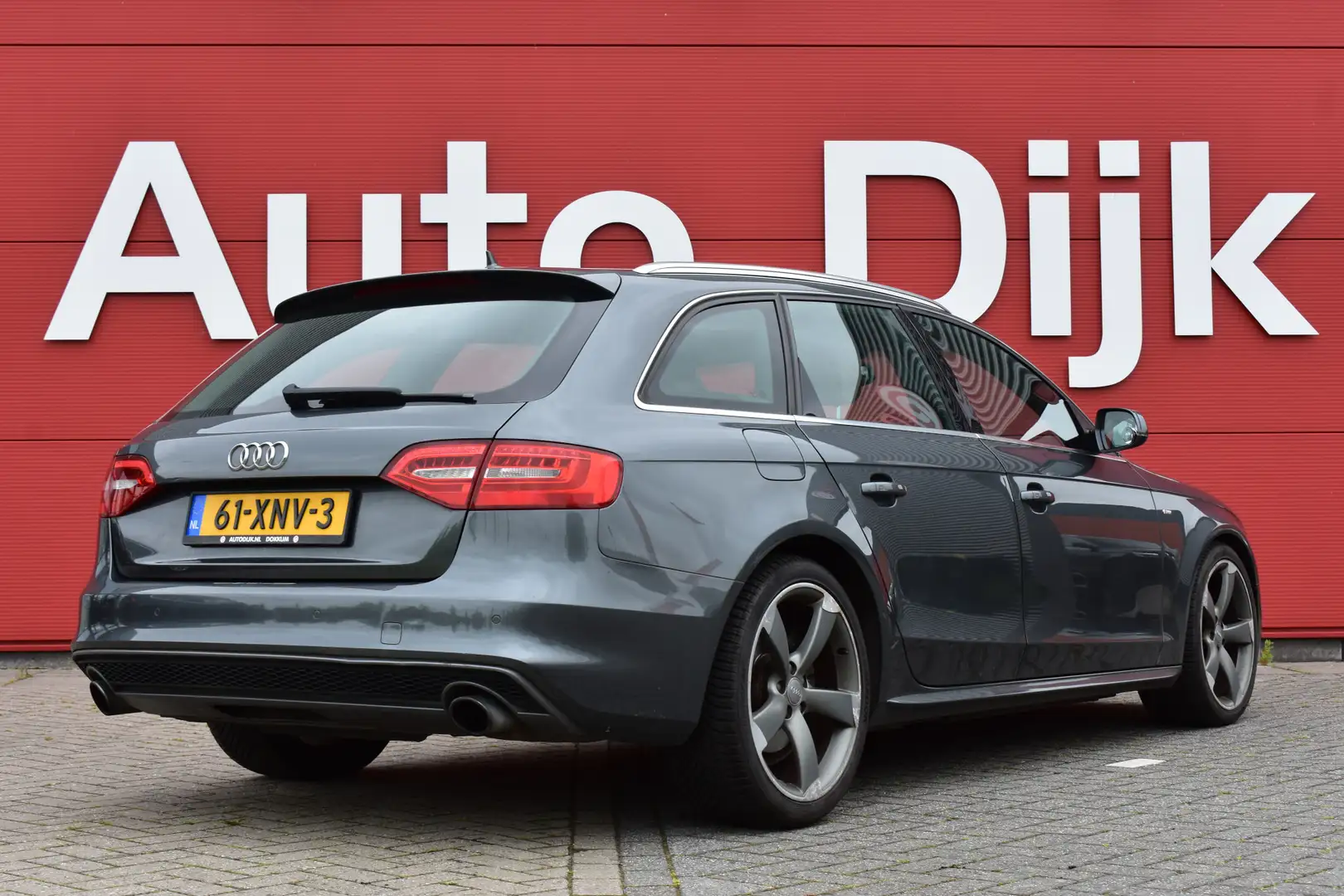 Audi A4 Avant 1.8 TFSI Pro Line S Bi-Xenon | 3x S-Line | N Grijs - 2