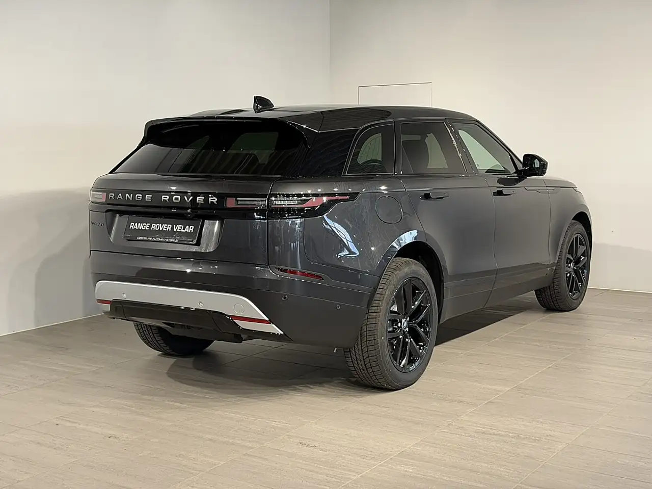 Land Rover Range Rover Velar 2026 — фото 6