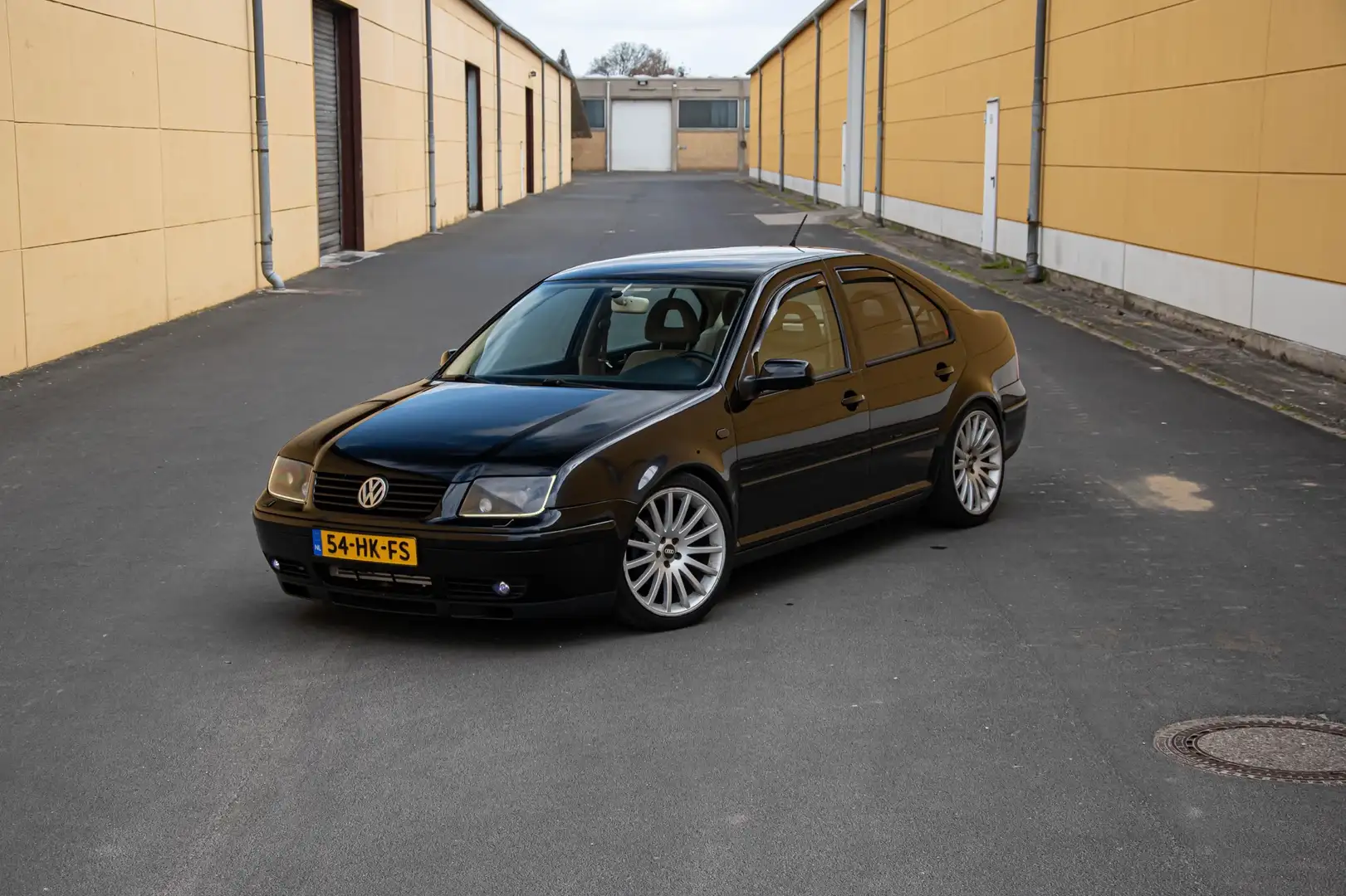Volkswagen Bora 1.8-20V T. Highline Negru - 1
