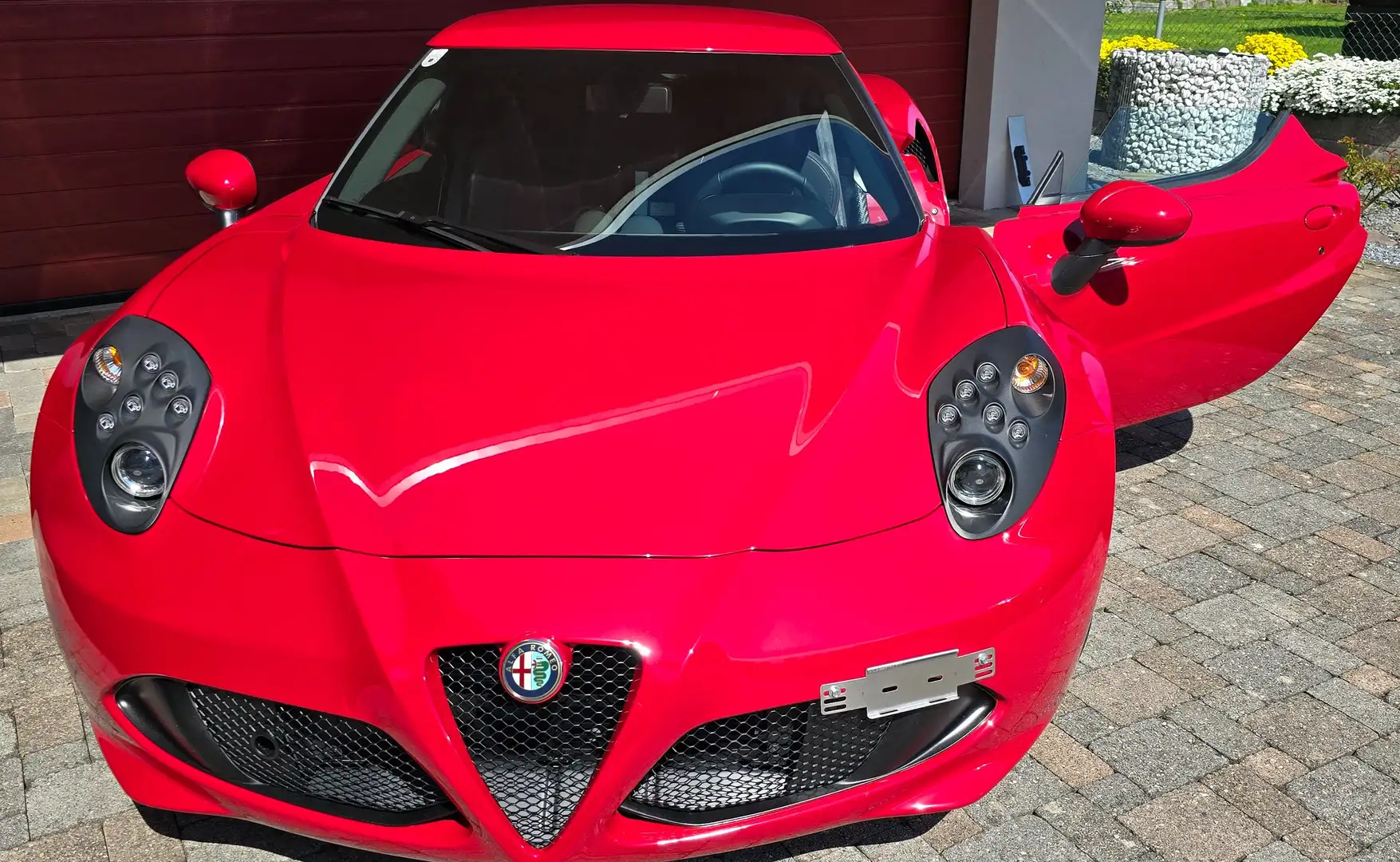 Alfa Romeo 4C Rot - 1
