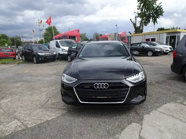 Audi A4 40 TDI quattro Automatik Navi Sitzheizung Xenon PDC Digital Service