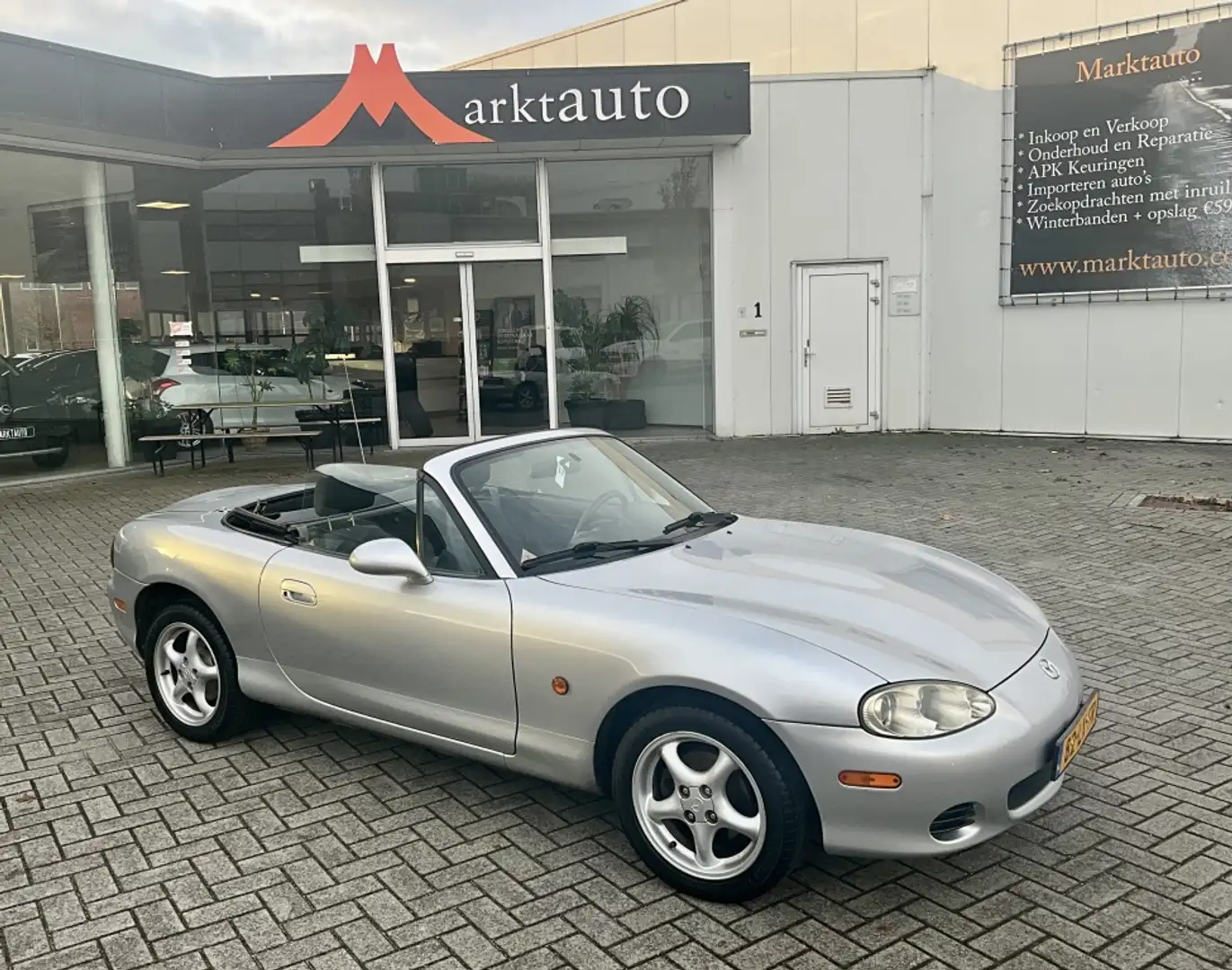 Mazda MX-5 1.6i Exclusive in Zeer Goede Staat! Grijs - 1