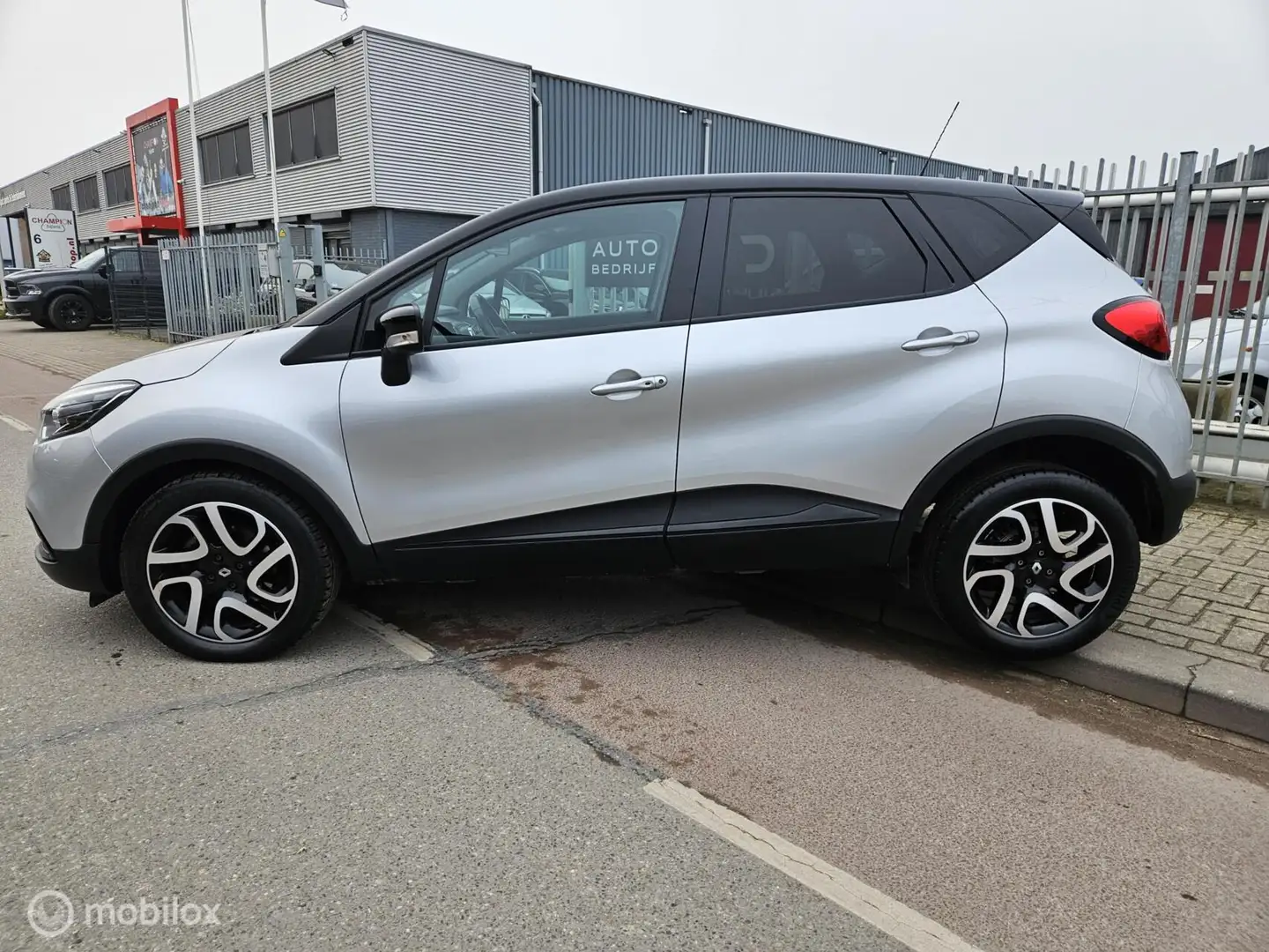 Renault Captur 1.2 TCe Dynamique Trekhaak Camera Grijs - 2