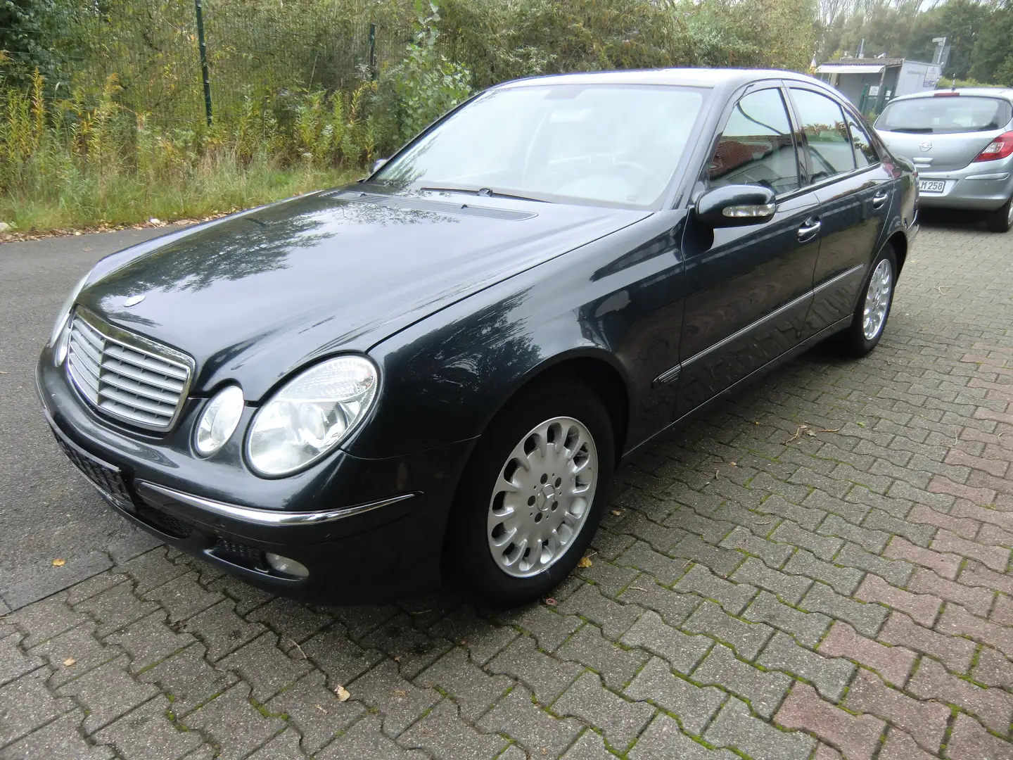 Mercedes-Benz E 270 E 270 CDI (211.016) - 1