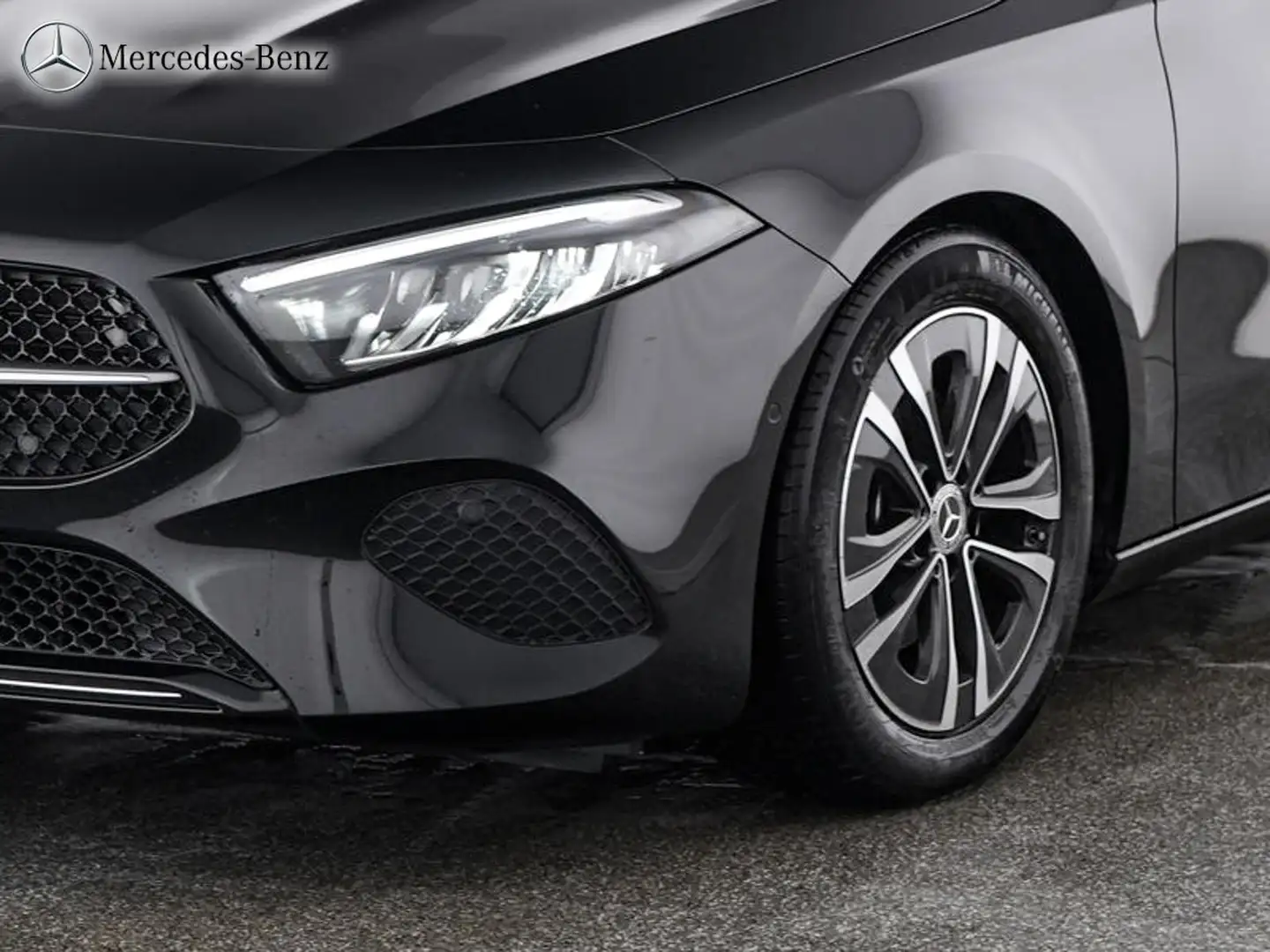 Mercedes-Benz A 200 Limousine Progressive RüKam+MBUX+LED+17 Zwart - 2