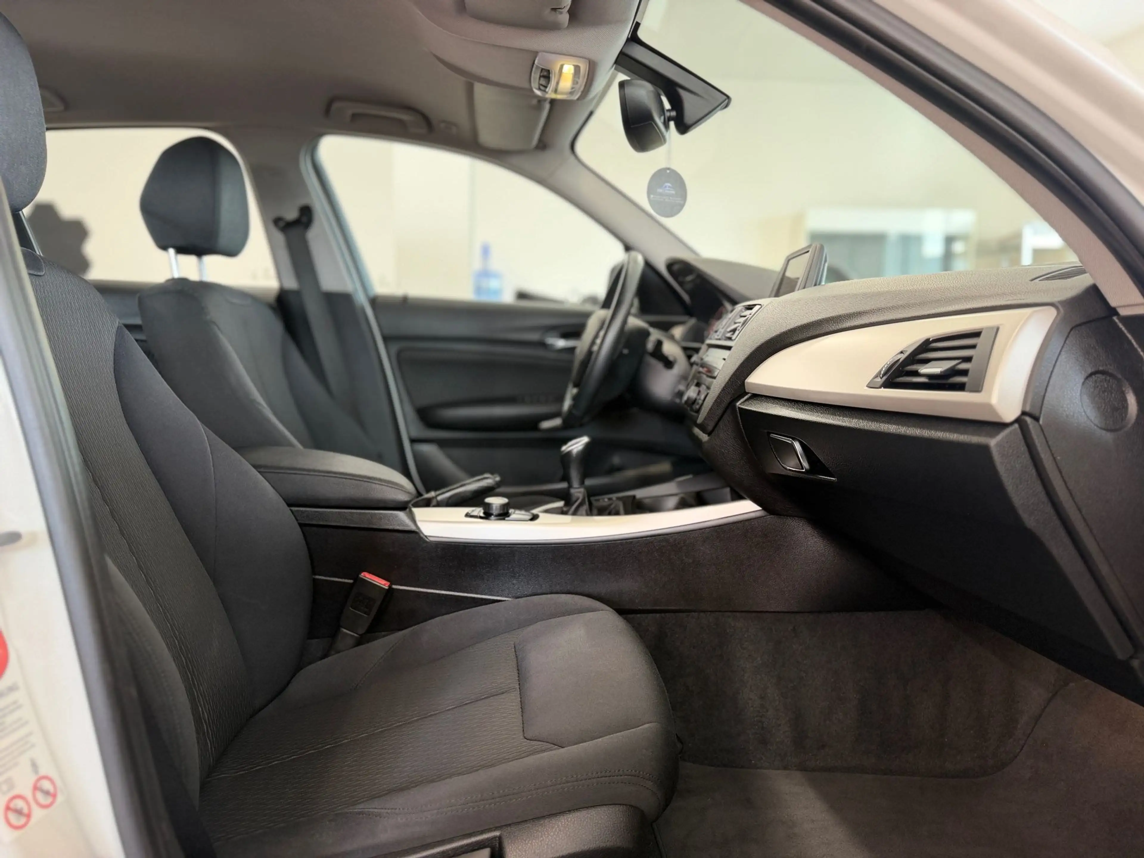 BMW 120 xDrive — photo 8