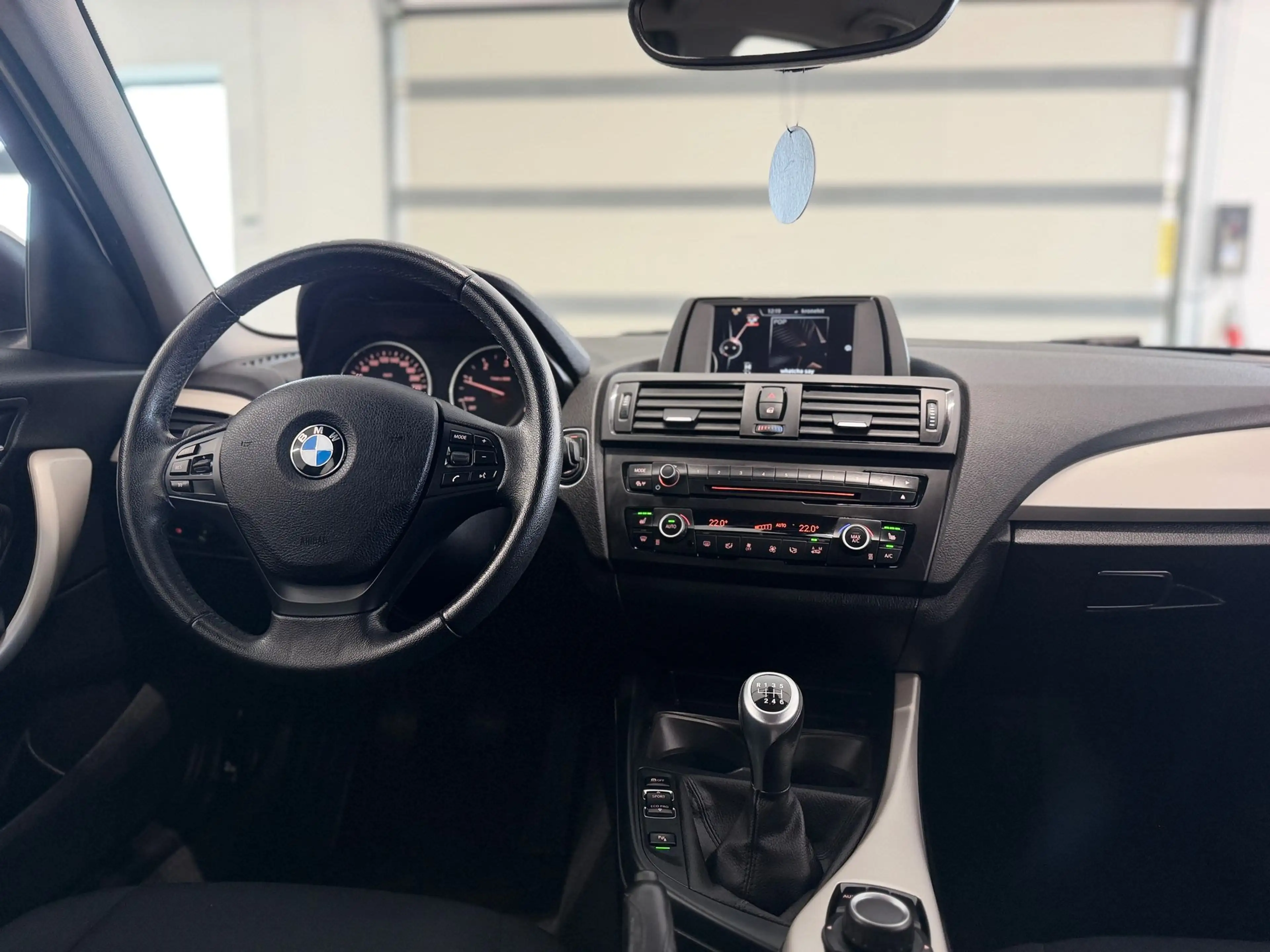 BMW 120 xDrive — photo 9