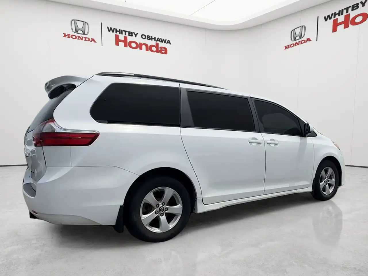 Toyota Sienna fotografie Toyota Sienna